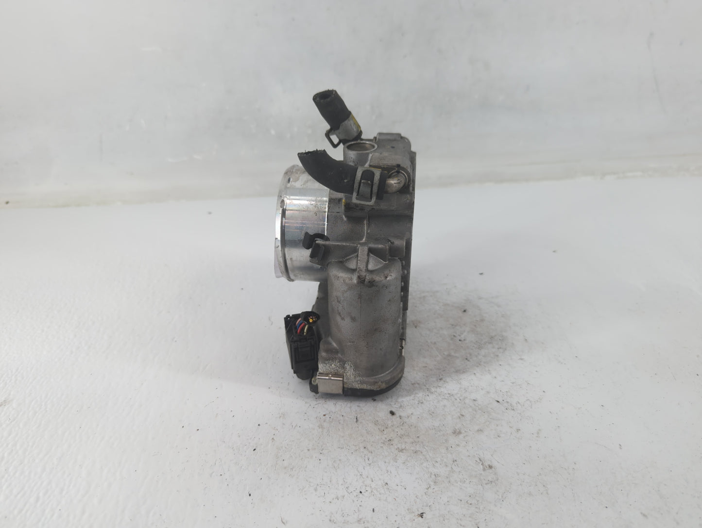 2015-2019 Hyundai Sonata Throttle Body P/N:35100-2G600 Fits Fits 2015 2016 2017 2018 2019 2020 2021 OEM Used Auto Parts - Oe