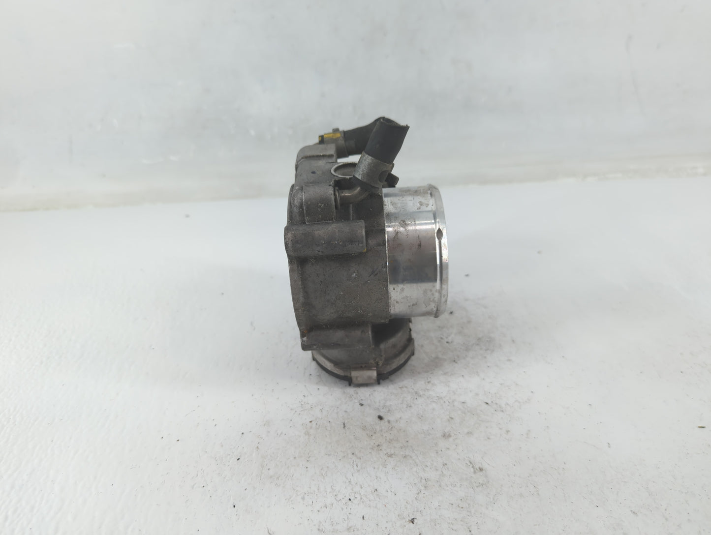 2015-2019 Hyundai Sonata Throttle Body P/N:35100-2G600 Fits Fits 2015 2016 2017 2018 2019 2020 2021 OEM Used Auto Parts - Oe