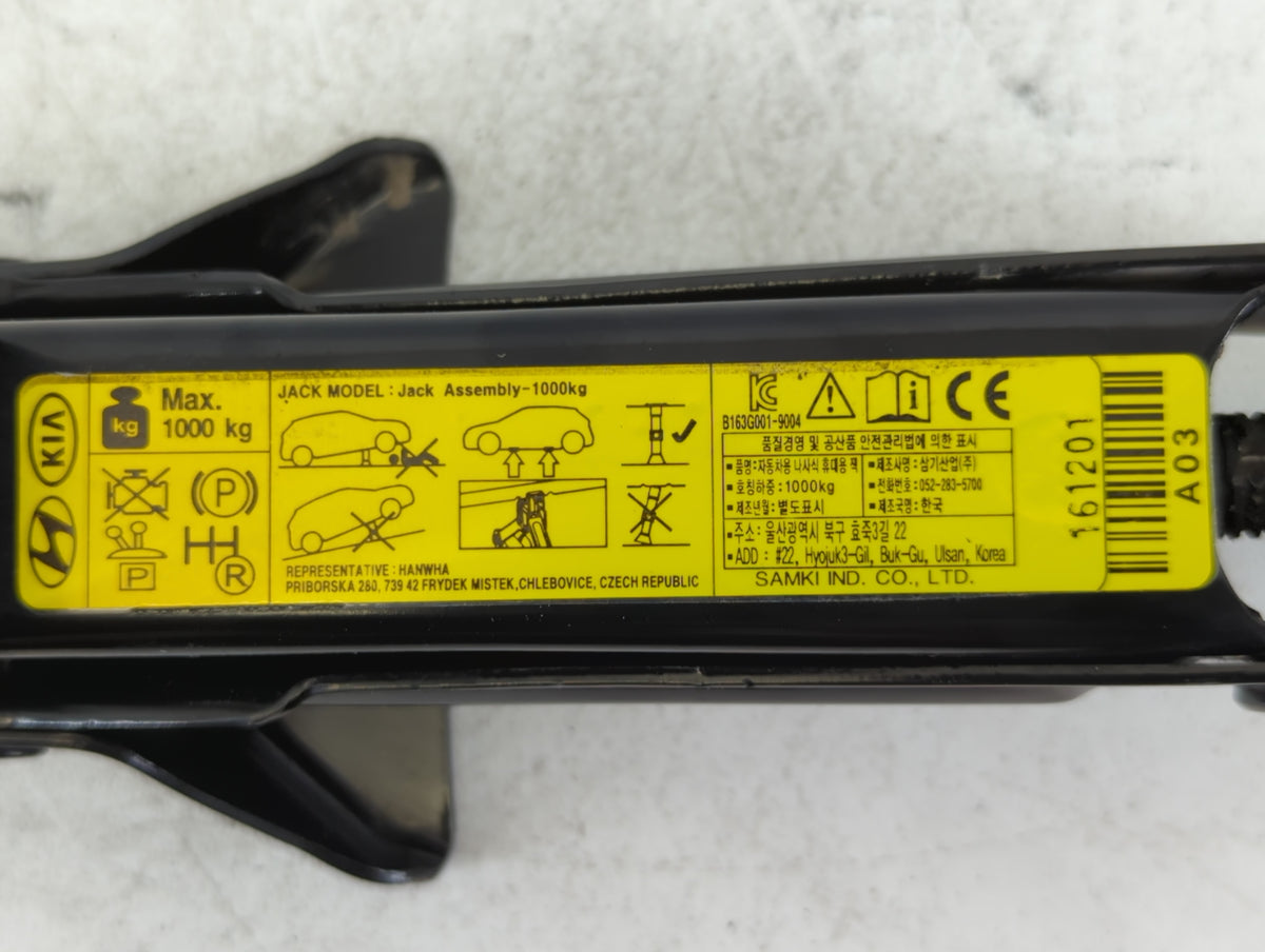 2017 Hyundai Sonata Spare Scissor Car Jack 664218 - Oemusedautoparts1.com