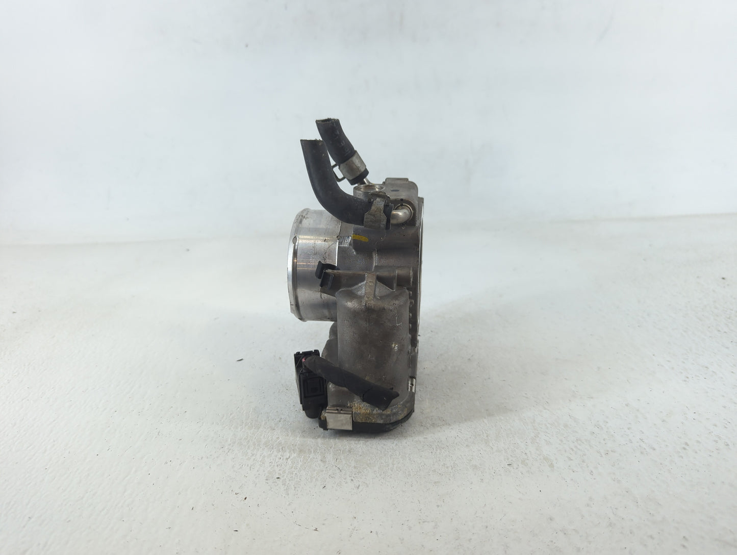 2015-2019 Hyundai Sonata Throttle Body P/N:35100-2G600 Fits Fits 2015 2016 2017 2018 2019 2020 2021 OEM Used Auto Parts - Oe