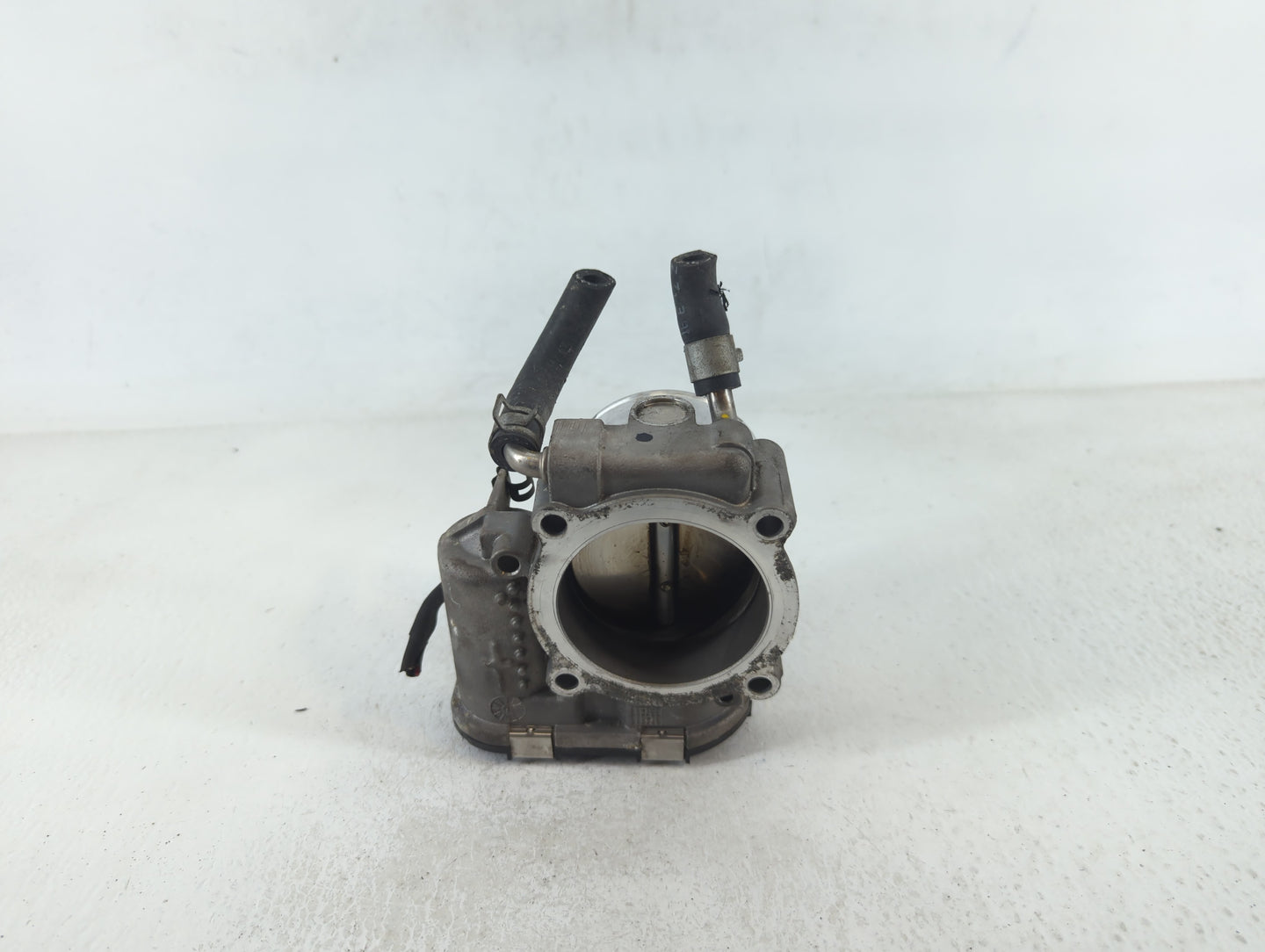 2015-2019 Hyundai Sonata Throttle Body P/N:35100-2G600 Fits Fits 2015 2016 2017 2018 2019 2020 2021 OEM Used Auto Parts - Oe