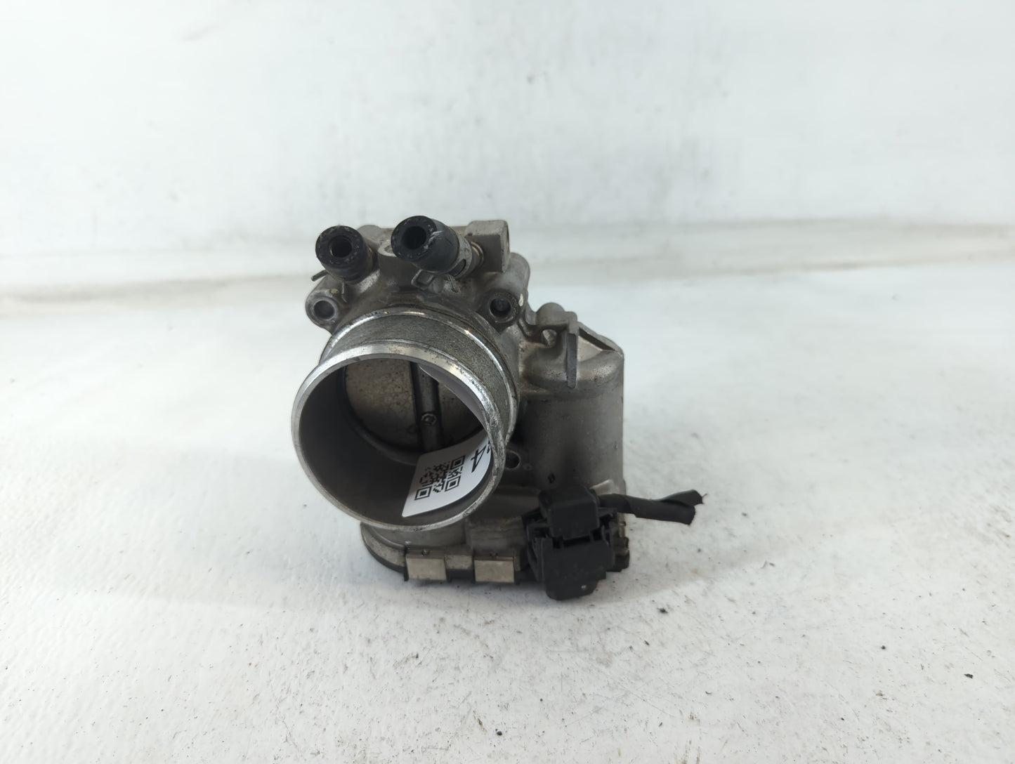 2015-2019 Hyundai Sonata Throttle Body P/N:35100-2G610 Fits Fits 2015 2016 2017 2018 2019 2020 2021 OEM Used Auto Parts - Oe