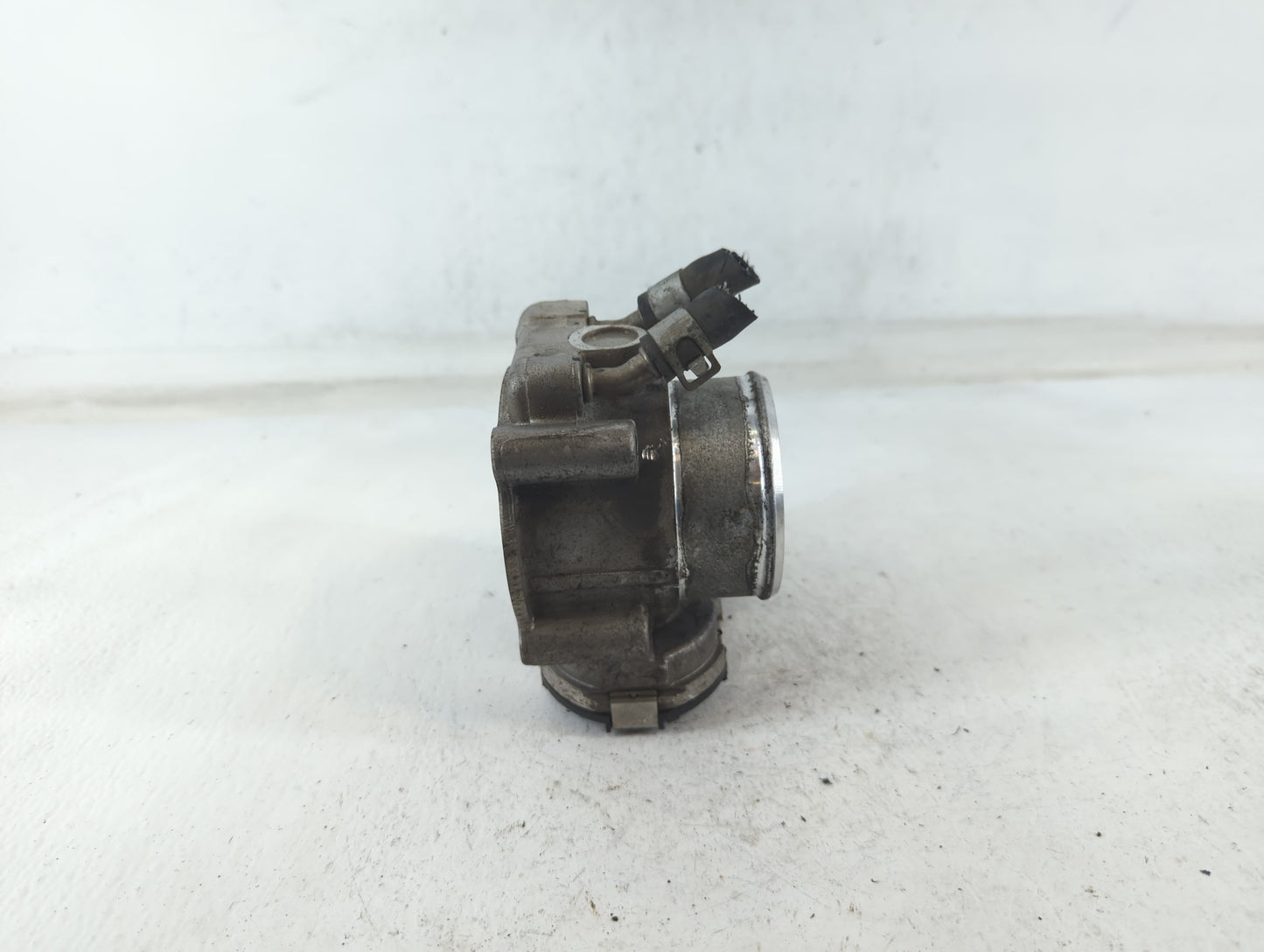 2015-2019 Hyundai Sonata Throttle Body P/N:35100-2G610 Fits Fits 2015 2016 2017 2018 2019 2020 2021 OEM Used Auto Parts - Oe
