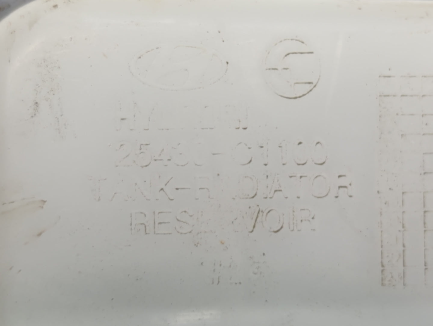 2016-2017 Hyundai Sonata Windshield Washer Fluid Reservoir Bottle Oem - Oemusedautoparts1.com