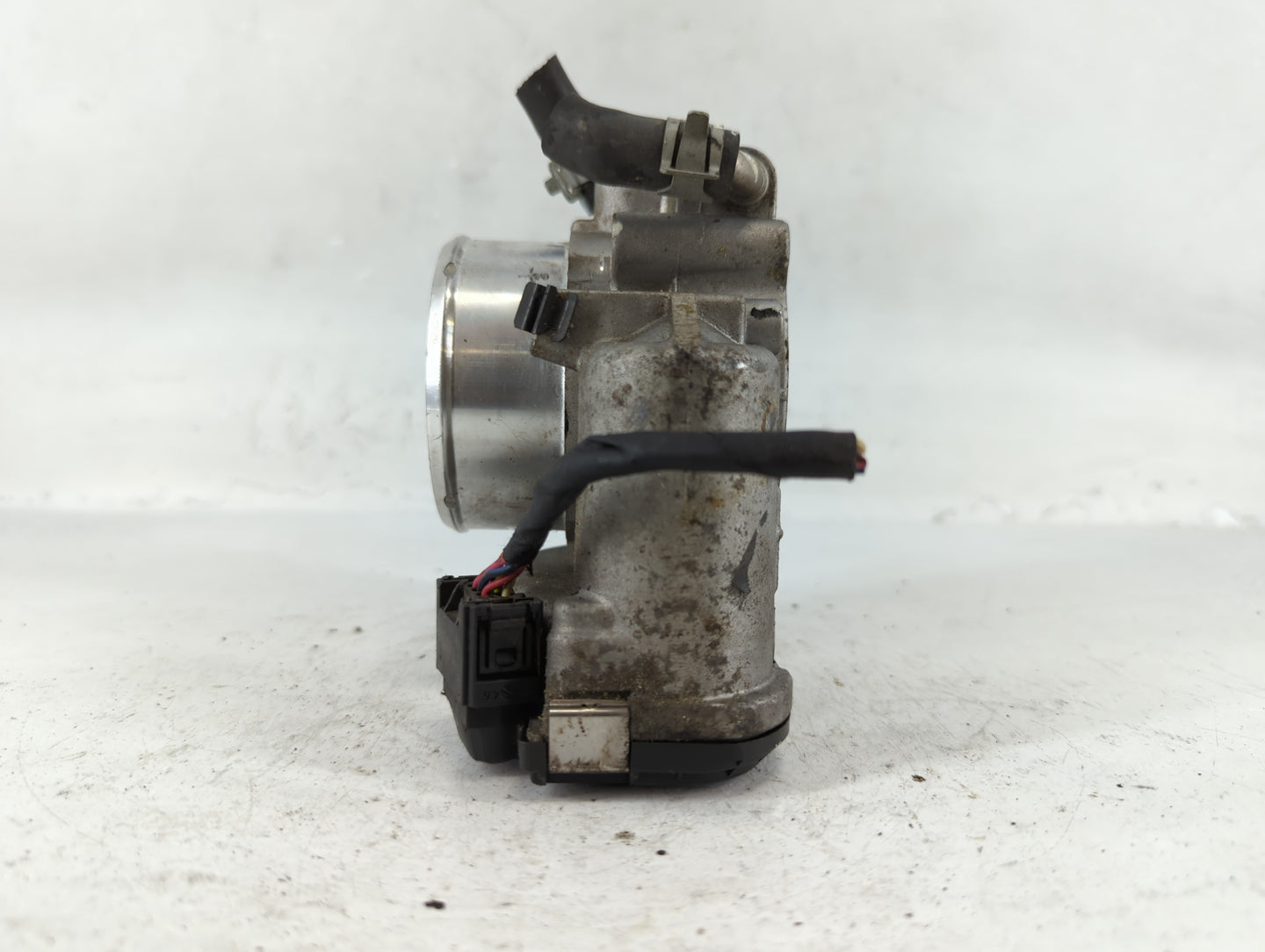 2015-2019 Hyundai Sonata Throttle Body P/N:35100-2G600 Fits Fits 2015 2016 2017 2018 2019 2020 2021 OEM Used Auto Parts - Oe