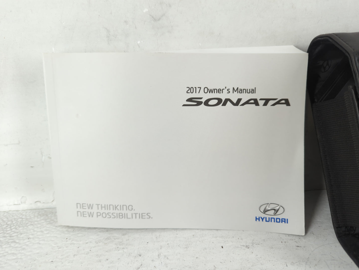 2017 Hyundai Sonata Owners Manual Book Guide P/N:HC10-EU690 OEM Used Auto Parts - Oemusedautoparts1.com