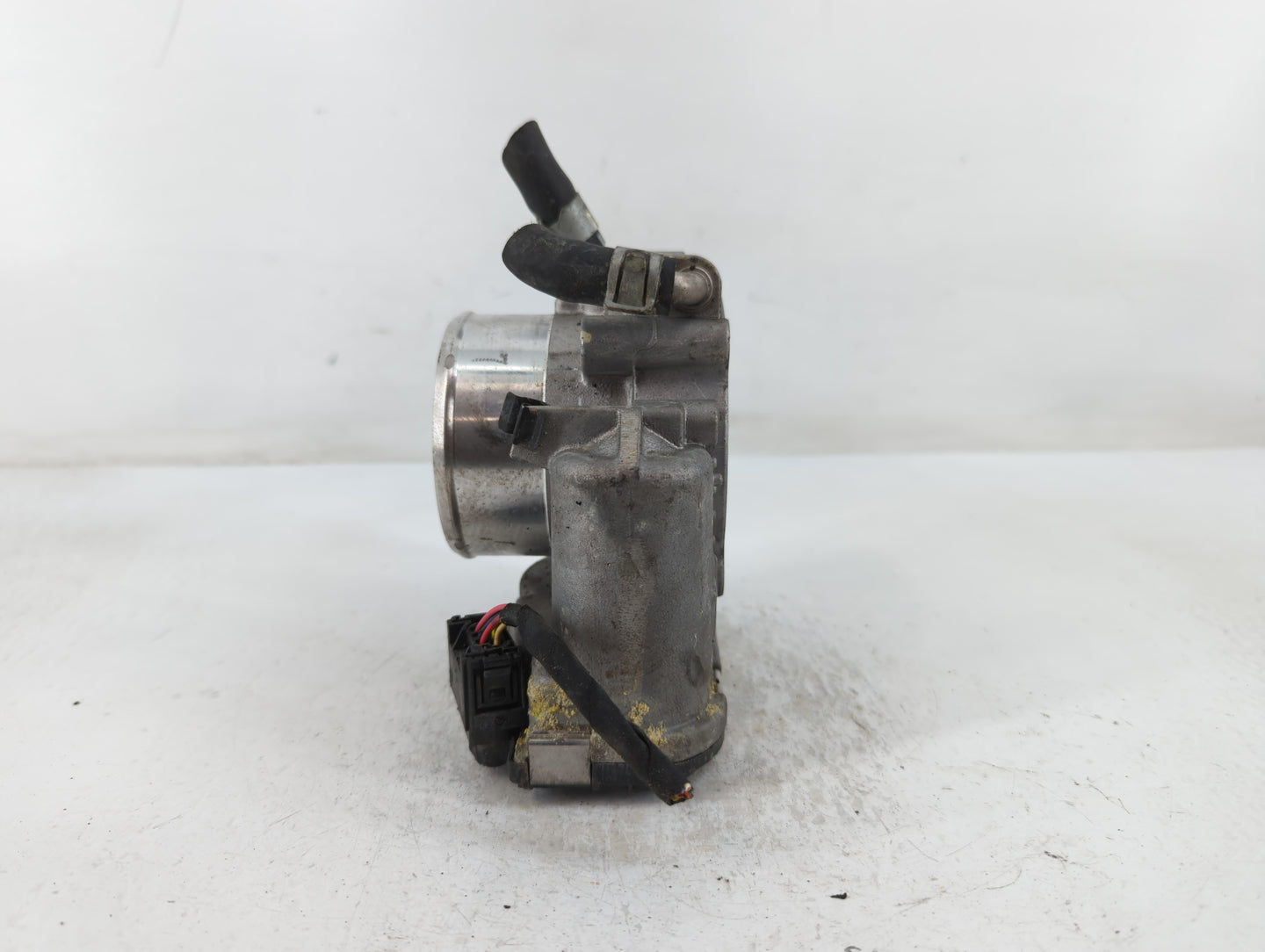 2015-2019 Hyundai Sonata Throttle Body P/N:35100-2G600 Fits Fits 2015 2016 2017 2018 2019 2020 2021 OEM Used Auto Parts - Oe