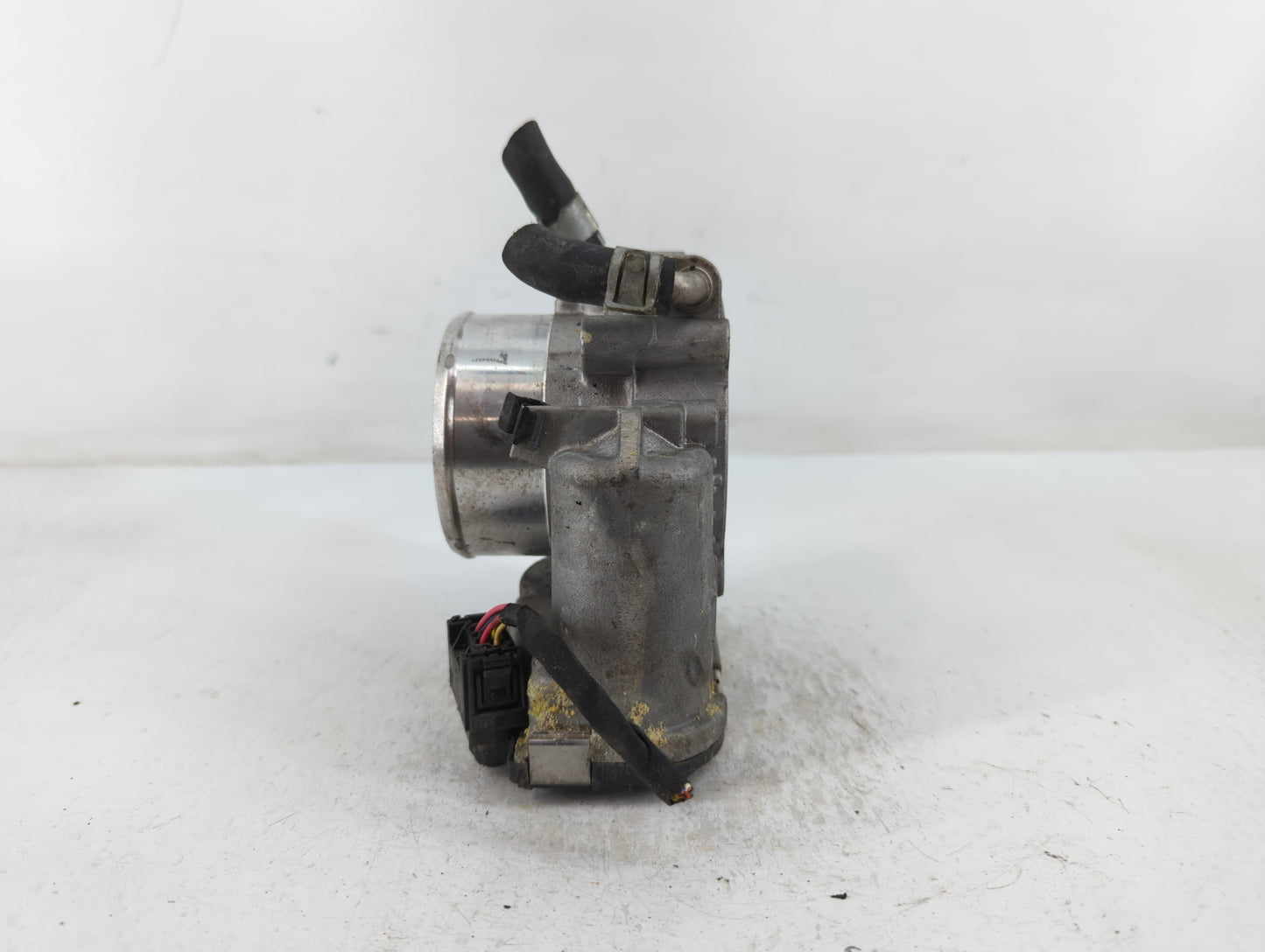2015-2019 Hyundai Sonata Throttle Body P/N:35100-2G600 Fits Fits 2015 2016 2017 2018 2019 2020 2021 OEM Used Auto Parts - Oe