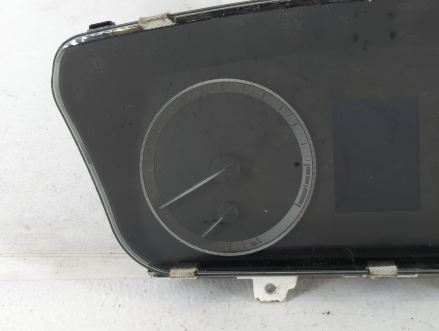 2015-2017 Hyundai Sonata Instrument Cluster Speedometer Gauges P/N:94001-C2201 Fits Fits 2015 2016 2017 OEM Used Auto Parts 