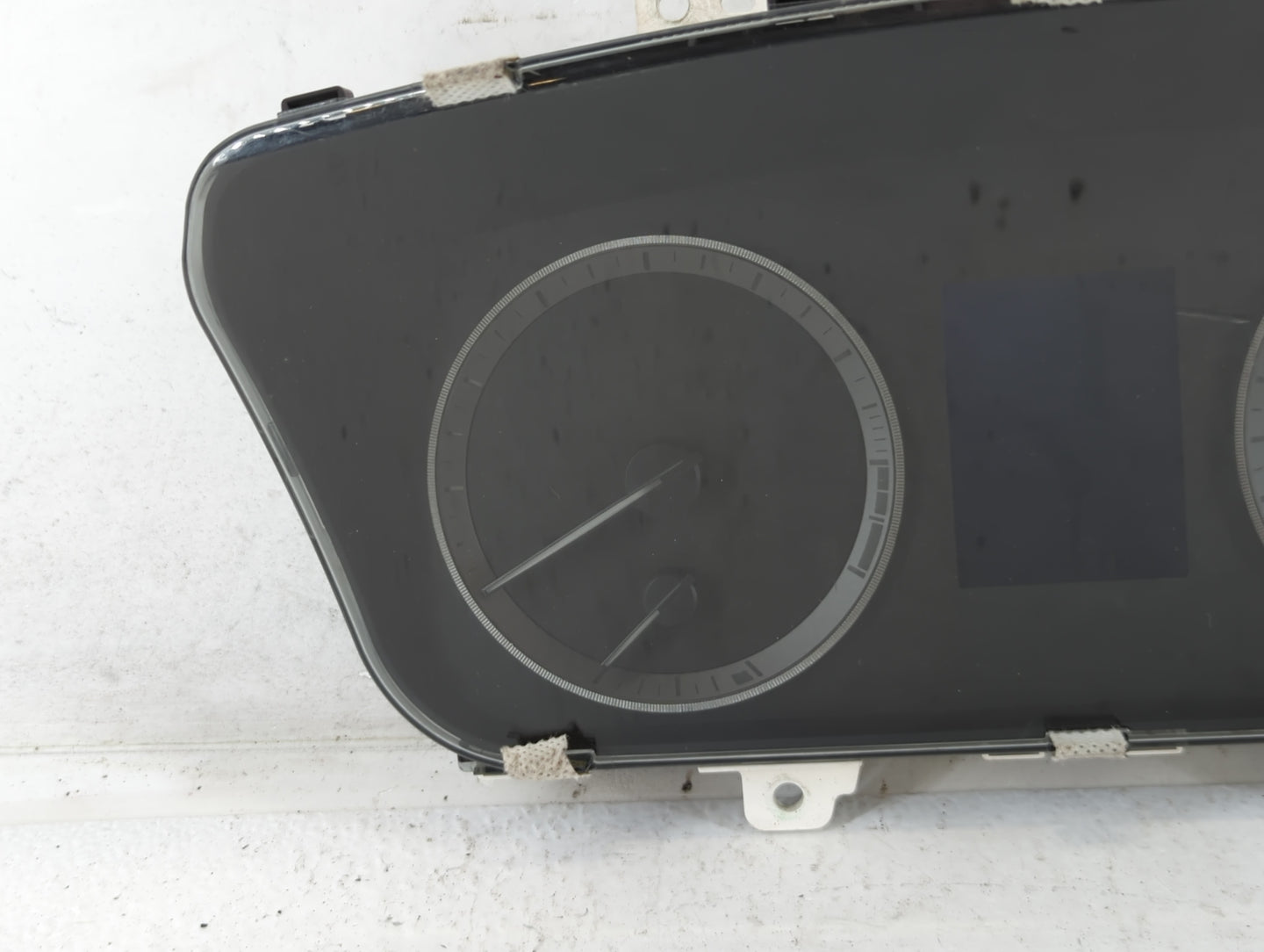 2015-2017 Hyundai Sonata Instrument Cluster Speedometer Gauges P/N:94001-C2201 Fits Fits 2015 2016 2017 OEM Used Auto Parts 