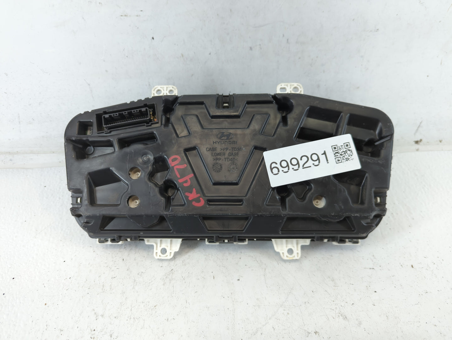 2015-2017 Hyundai Sonata Instrument Cluster Speedometer Gauges P/N:94001-C2201 Fits Fits 2015 2016 2017 OEM Used Auto Parts 