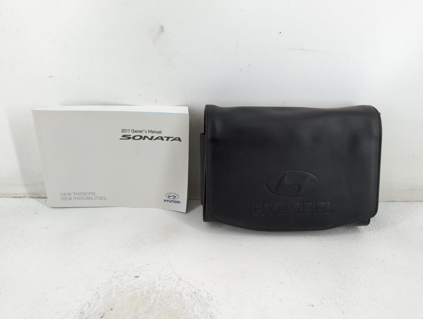 2017 Hyundai Sonata Owners Manual Book Guide P/N:HC10-EU65A OEM Used Auto Parts - Oemusedautoparts1.com