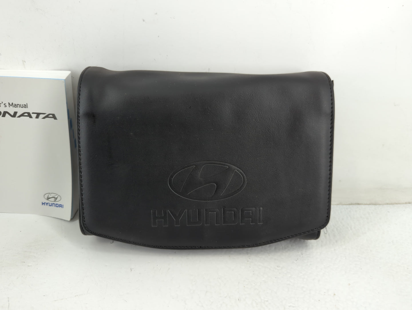 2017 Hyundai Sonata Owners Manual Book Guide P/N:HC10-EU65A OEM Used Auto Parts - Oemusedautoparts1.com