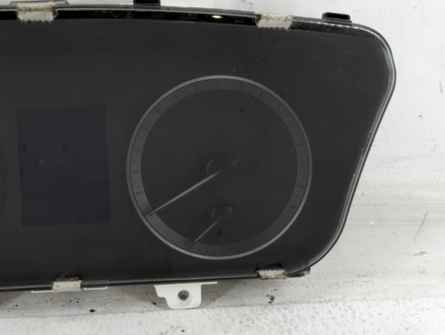 2016-2017 Hyundai Sonata Instrument Cluster Speedometer Gauges P/N:94001-C2201 Fits Fits 2016 2017 OEM Used Auto Parts - Oem