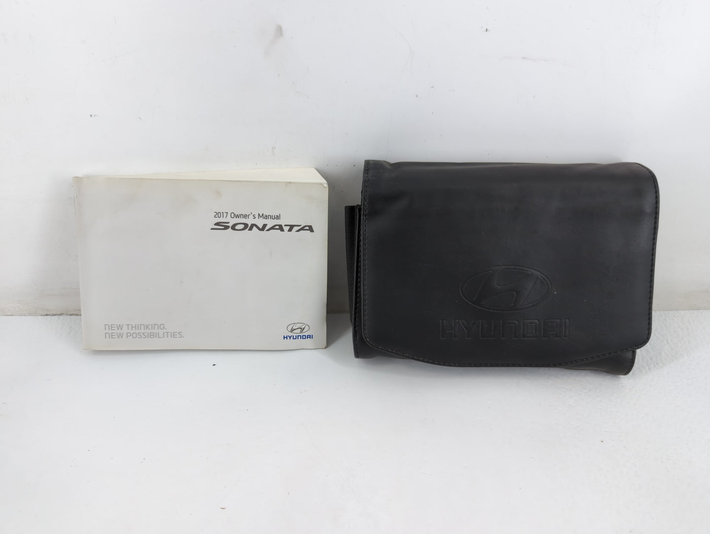 2017 Hyundai Sonata Owners Manual Book Guide P/N:HC10-EU67C OEM Used Auto Parts - Oemusedautoparts1.com