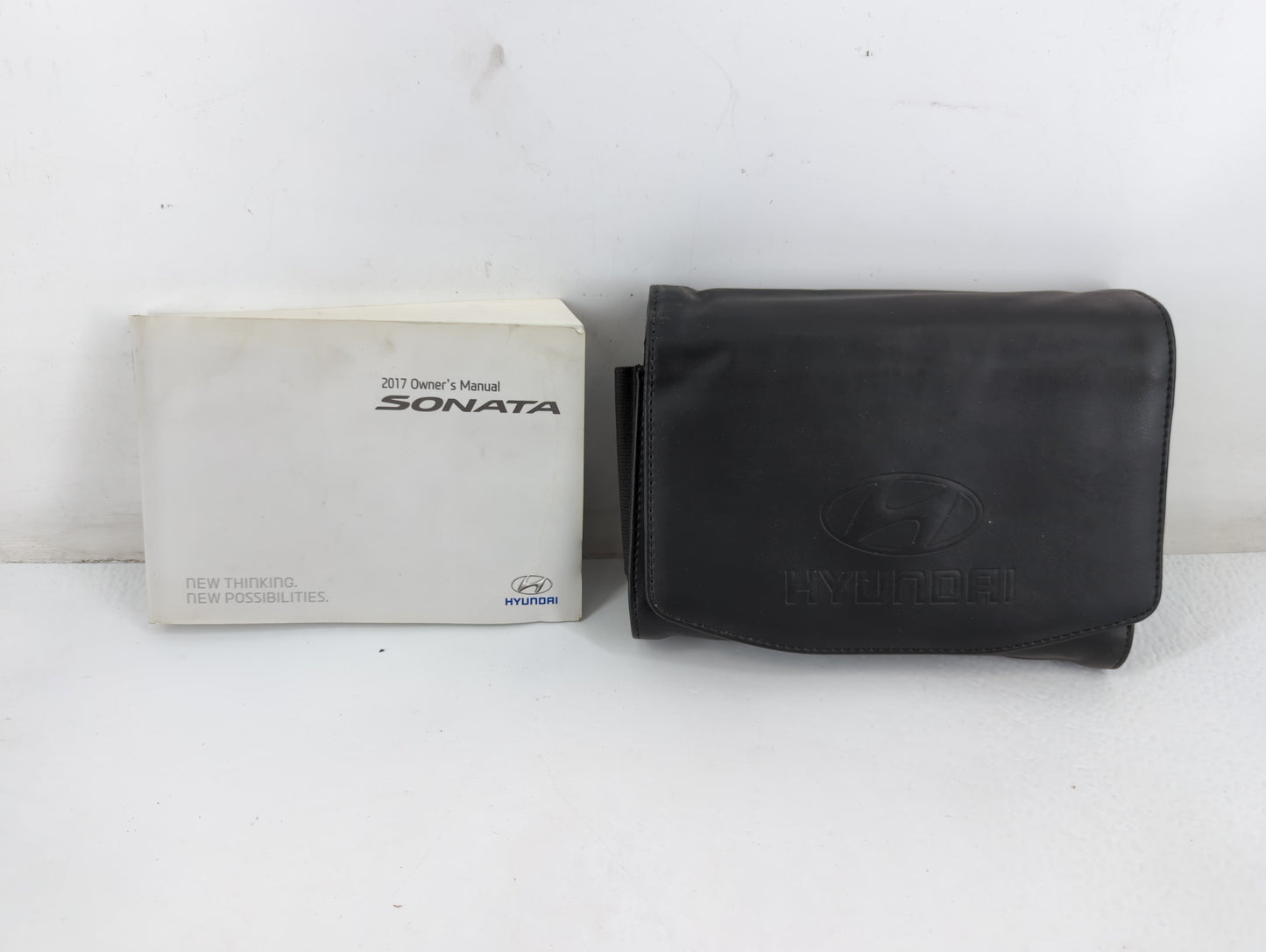 2017 Hyundai Sonata Owners Manual Book Guide P/N:HC10-EU67C OEM Used Auto Parts - Oemusedautoparts1.com