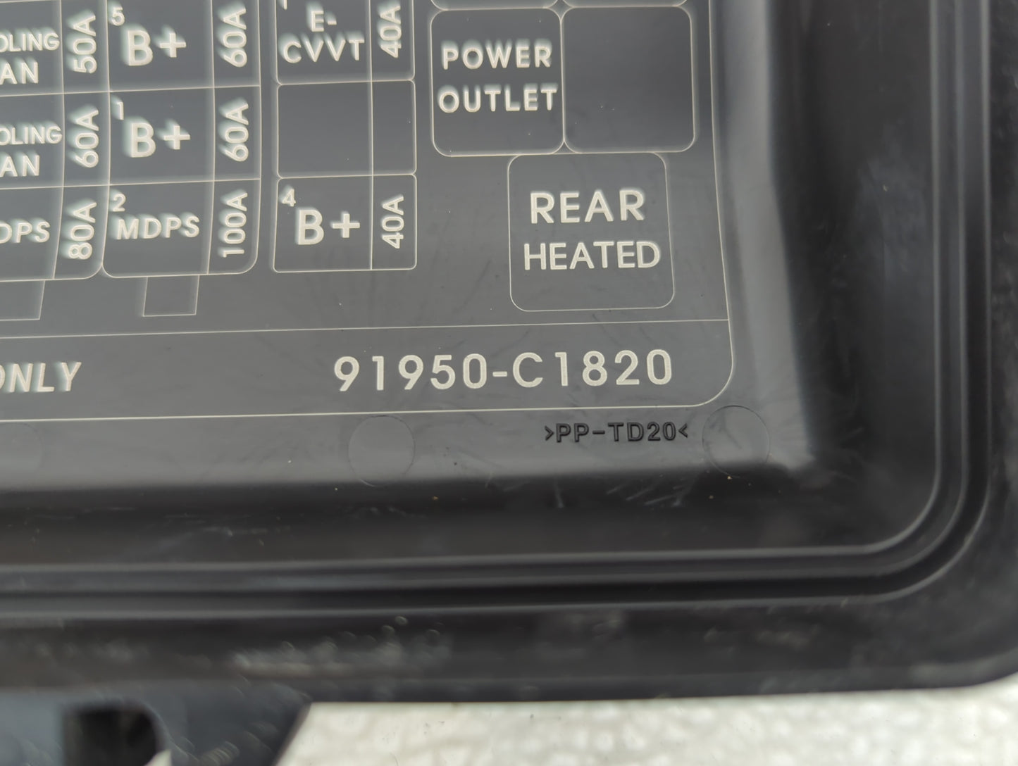 2016-2017 Hyundai Sonata Fusebox Fuse Box Panel Relay Module P/N:91950-C1820 Fits Fits 2016 2017 OEM Used Auto Parts - Oemus