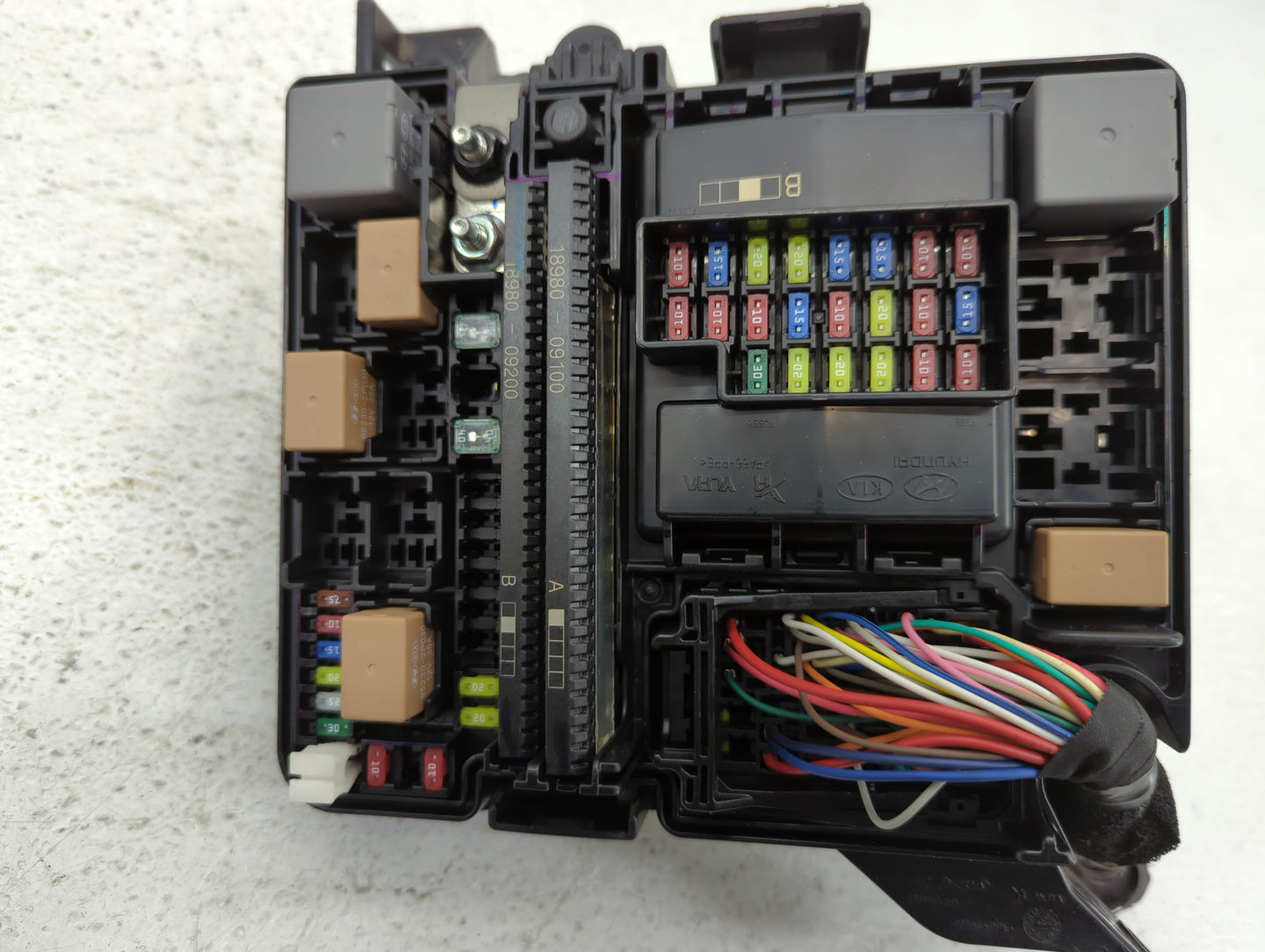2016-2017 Hyundai Sonata Fusebox Fuse Box Panel Relay Module P/N:VS91277C2570LC Fits Fits 2016 2017 OEM Used Auto Parts - Oe