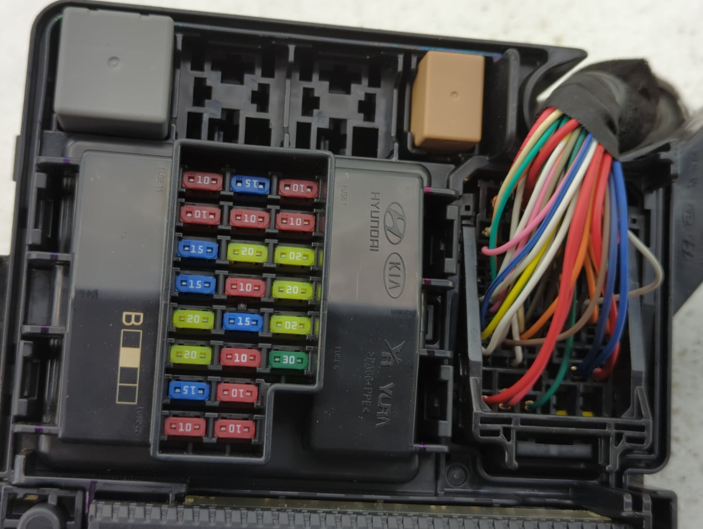 2016-2017 Hyundai Sonata Fusebox Fuse Box Panel Relay Module P/N:VS91277C2570LC Fits Fits 2016 2017 OEM Used Auto Parts - Oe