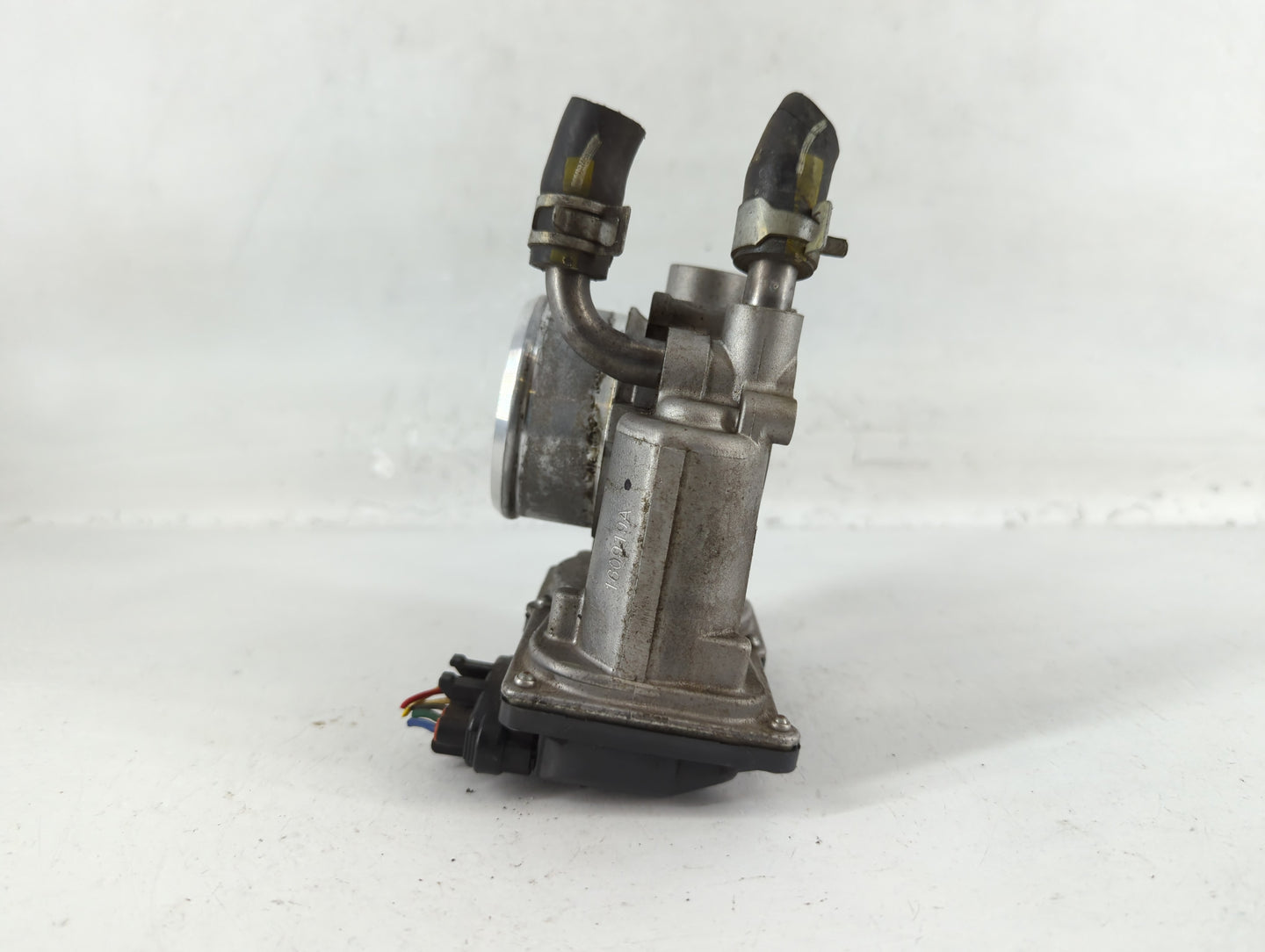 2015-2019 Hyundai Sonata Throttle Body P/N:35100-2B340 Fits Fits 2015 2016 2017 2018 2019 2020 2021 2022 OEM Used Auto Parts
