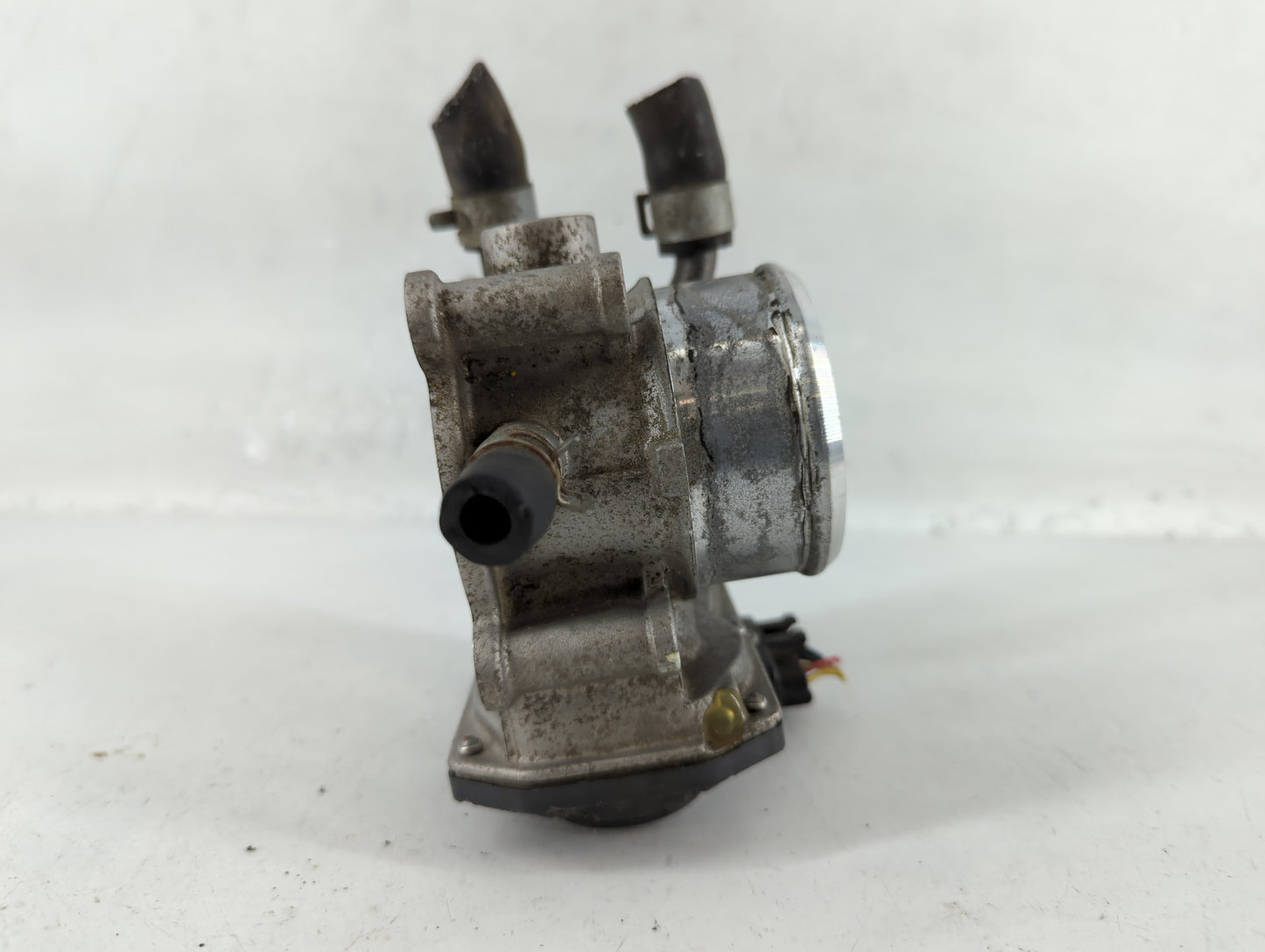 2015-2019 Hyundai Sonata Throttle Body P/N:35100-2B340 Fits Fits 2015 2016 2017 2018 2019 2020 2021 2022 OEM Used Auto Parts