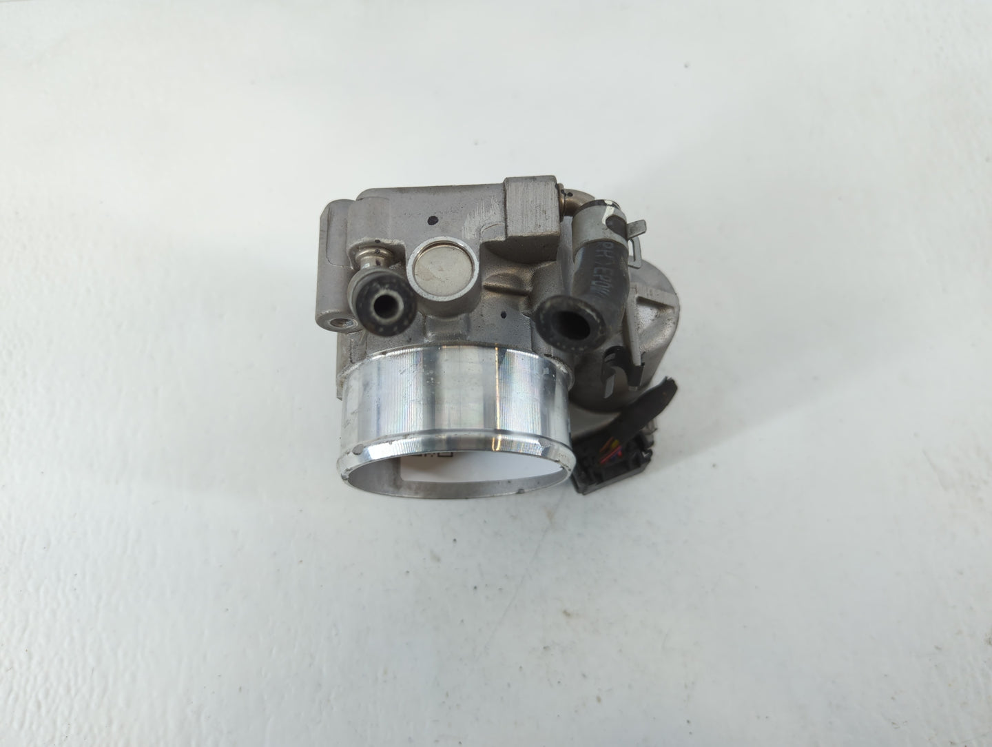 2015-2019 Hyundai Sonata Throttle Body P/N:35100-2G600 Fits Fits 2015 2016 2017 2018 2019 2020 2021 OEM Used Auto Parts - Oe