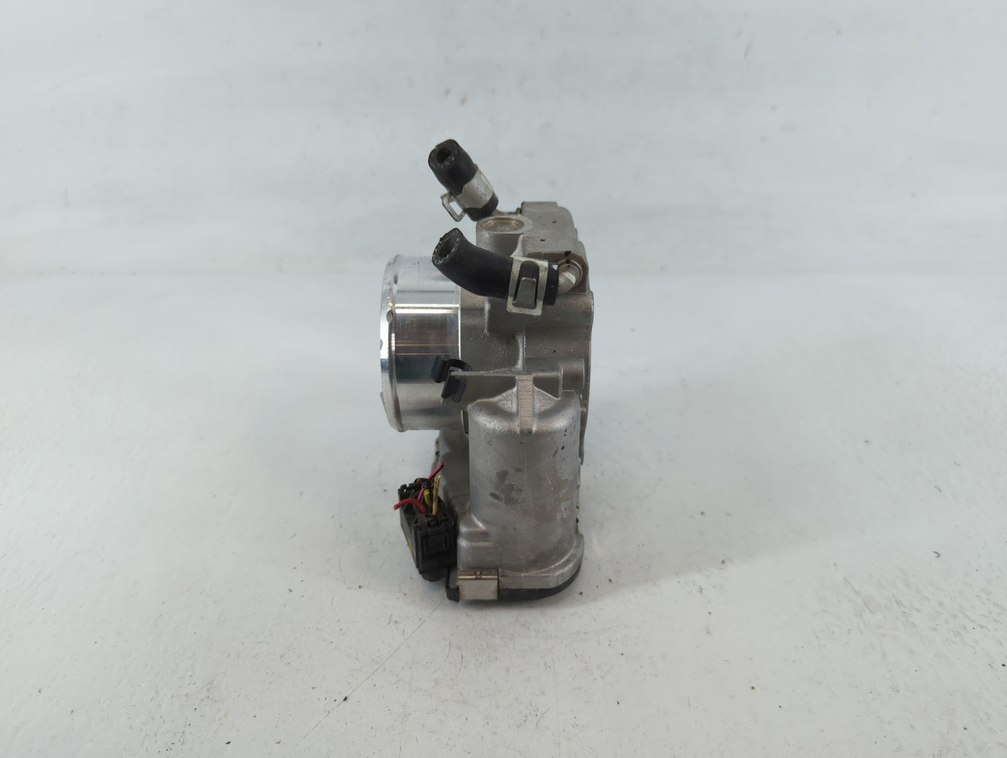 2015-2019 Hyundai Sonata Throttle Body P/N:35100-2G600 Fits Fits 2015 2016 2017 2018 2019 2020 2021 OEM Used Auto Parts - Oe