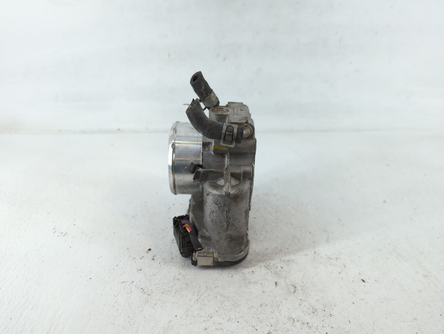 2015-2019 Hyundai Sonata Throttle Body P/N:35100-2G600 Fits Fits 2015 2016 2017 2018 2019 2020 2021 OEM Used Auto Parts - Oe
