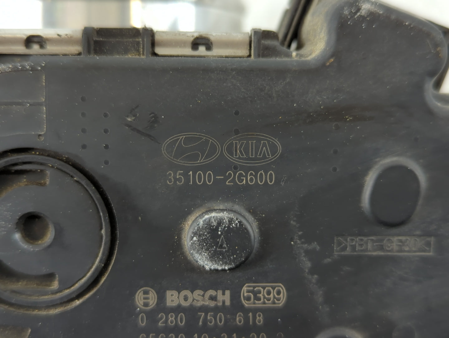 2015-2019 Hyundai Sonata Throttle Body P/N:35100-2G600 Fits Fits 2015 2016 2017 2018 2019 2020 2021 OEM Used Auto Parts - Oe