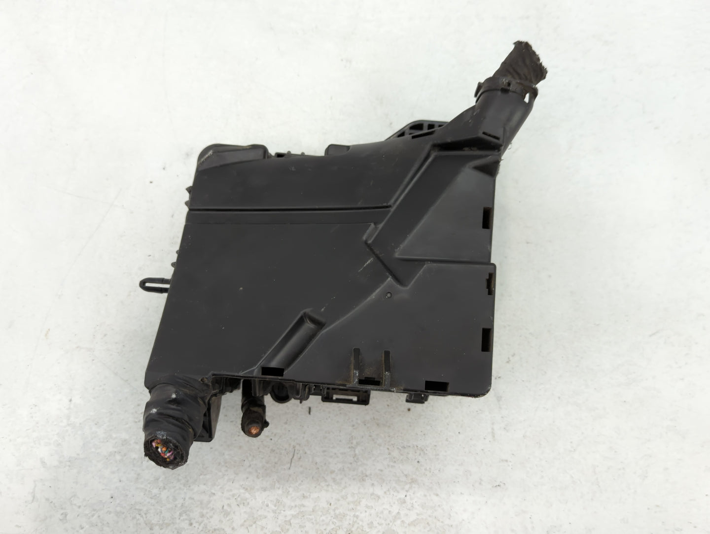 2016-2017 Hyundai Sonata Fusebox Fuse Box Panel Relay Module P/N:6423-0102-7-000 Fits Fits 2016 2017 OEM Used Auto Parts - O