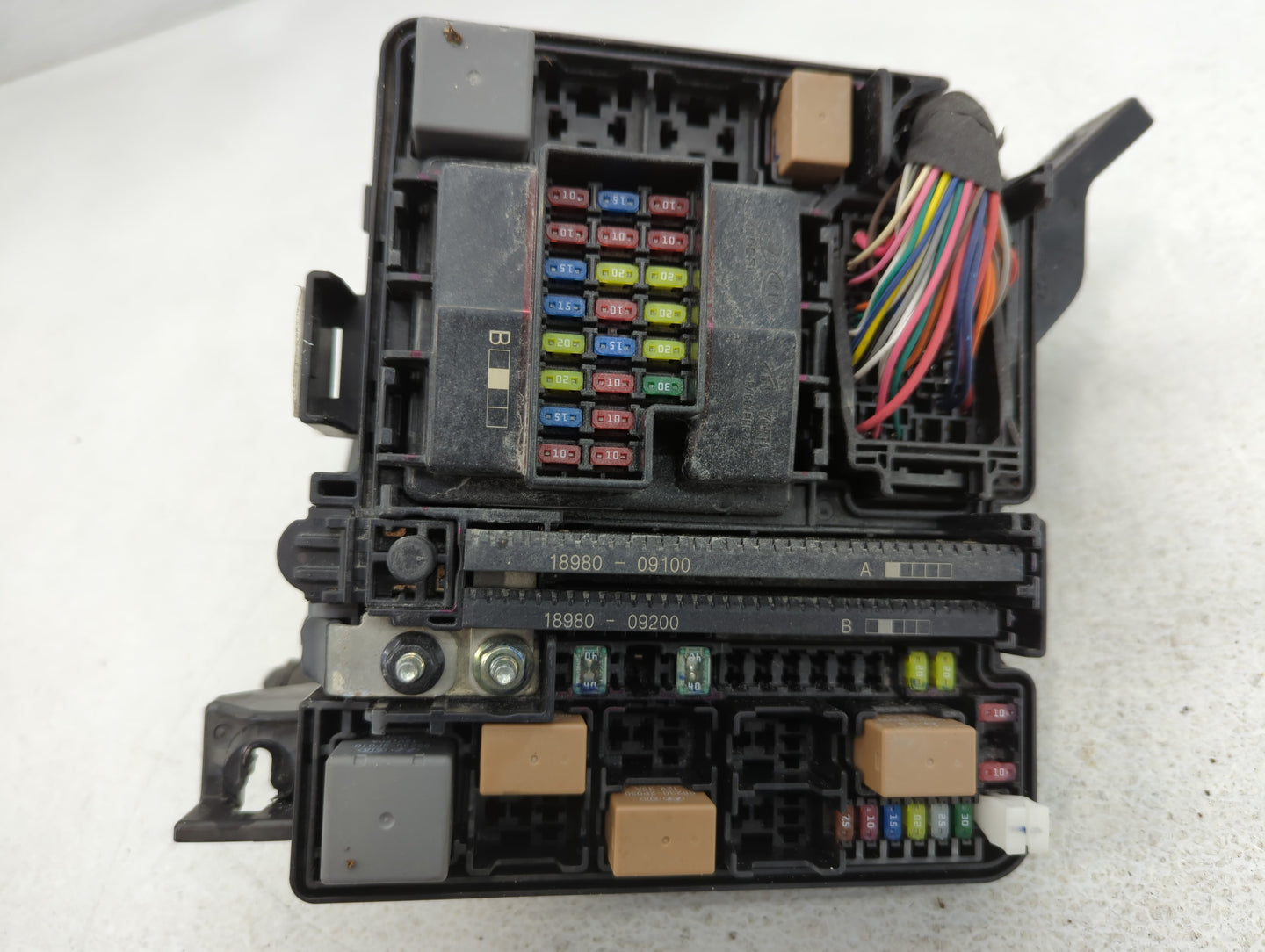 2016-2017 Hyundai Sonata Fusebox Fuse Box Panel Relay Module P/N:6423-0102-7-000 Fits Fits 2016 2017 OEM Used Auto Parts - O