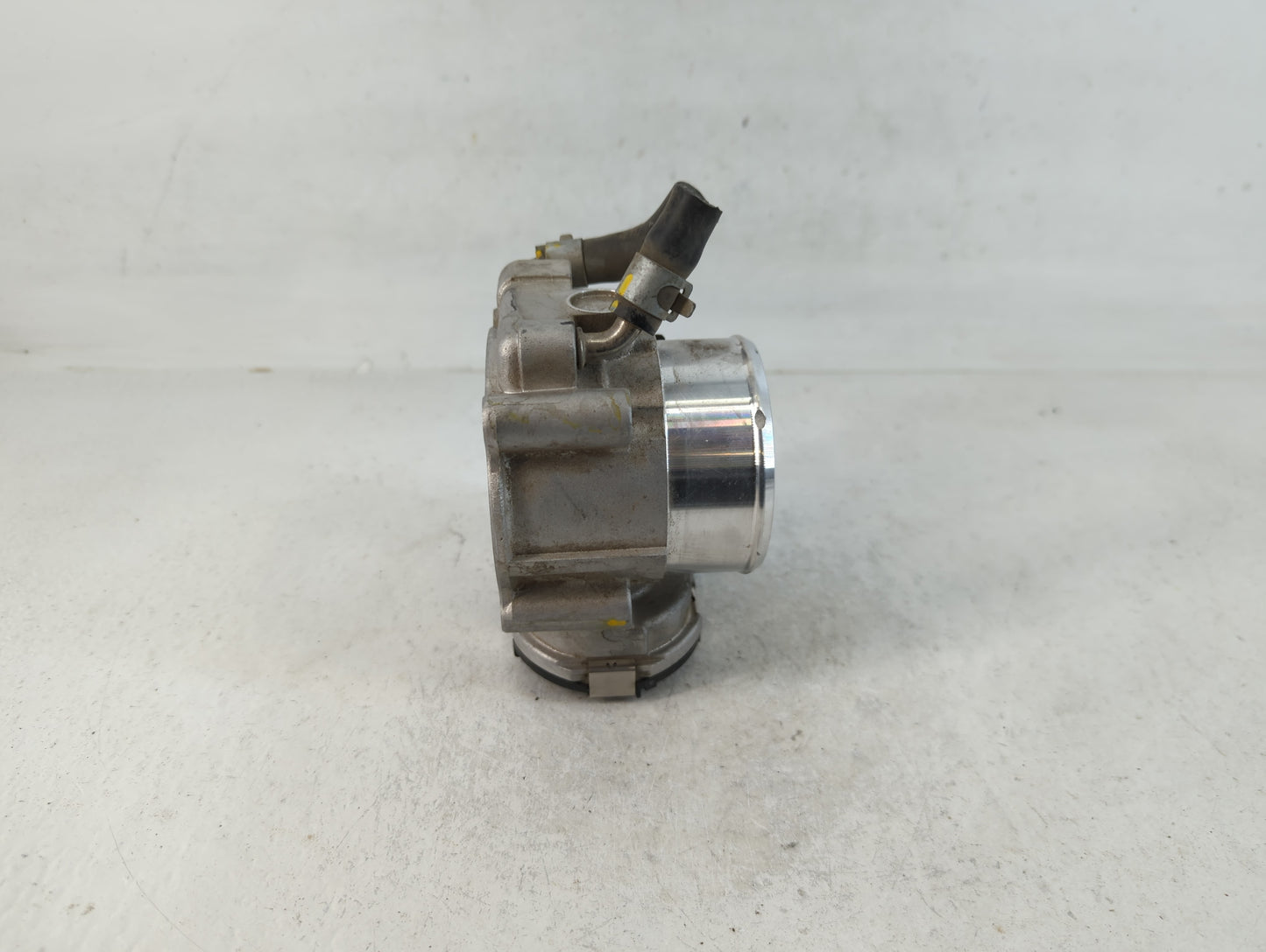 2015-2019 Hyundai Sonata Throttle Body P/N:35100-2G600 Fits Fits 2015 2016 2017 2018 2019 2020 2021 OEM Used Auto Parts - Oe