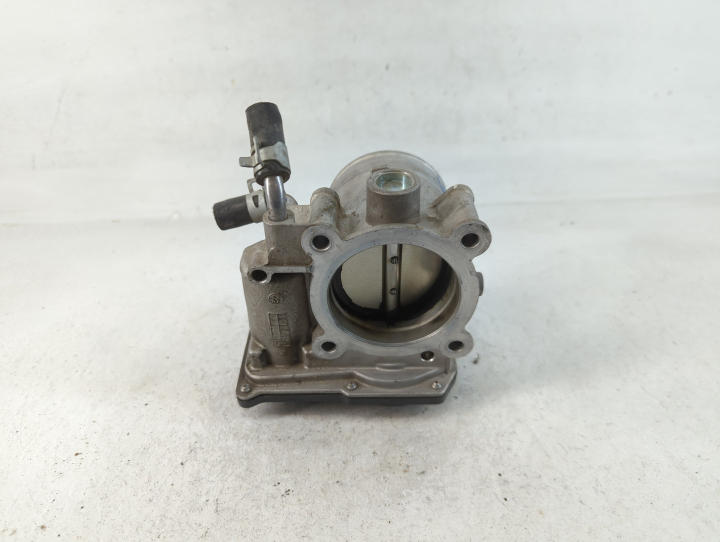 2016-2017 Hyundai Sonata Throttle Body P/N:35100-2G610 Fits Fits 2016 2017 2018 2019 2020 OEM Used Auto Parts - Oemusedautop