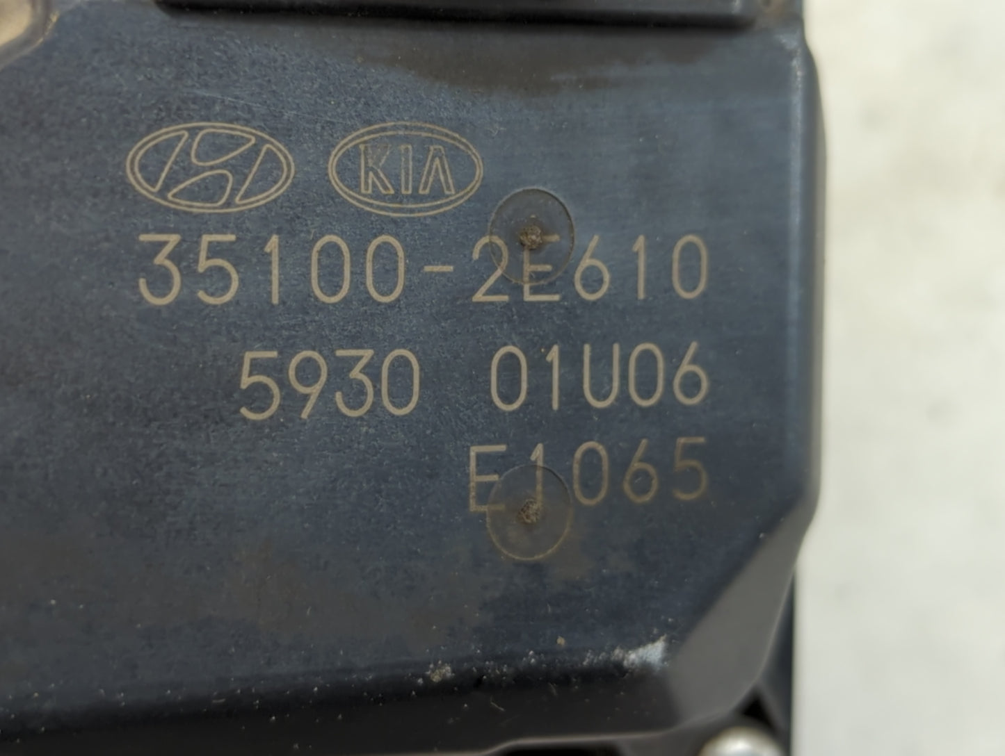 2016-2017 Hyundai Sonata Throttle Body P/N:35100-2G610 Fits Fits 2016 2017 2018 2019 2020 OEM Used Auto Parts - Oemusedautop