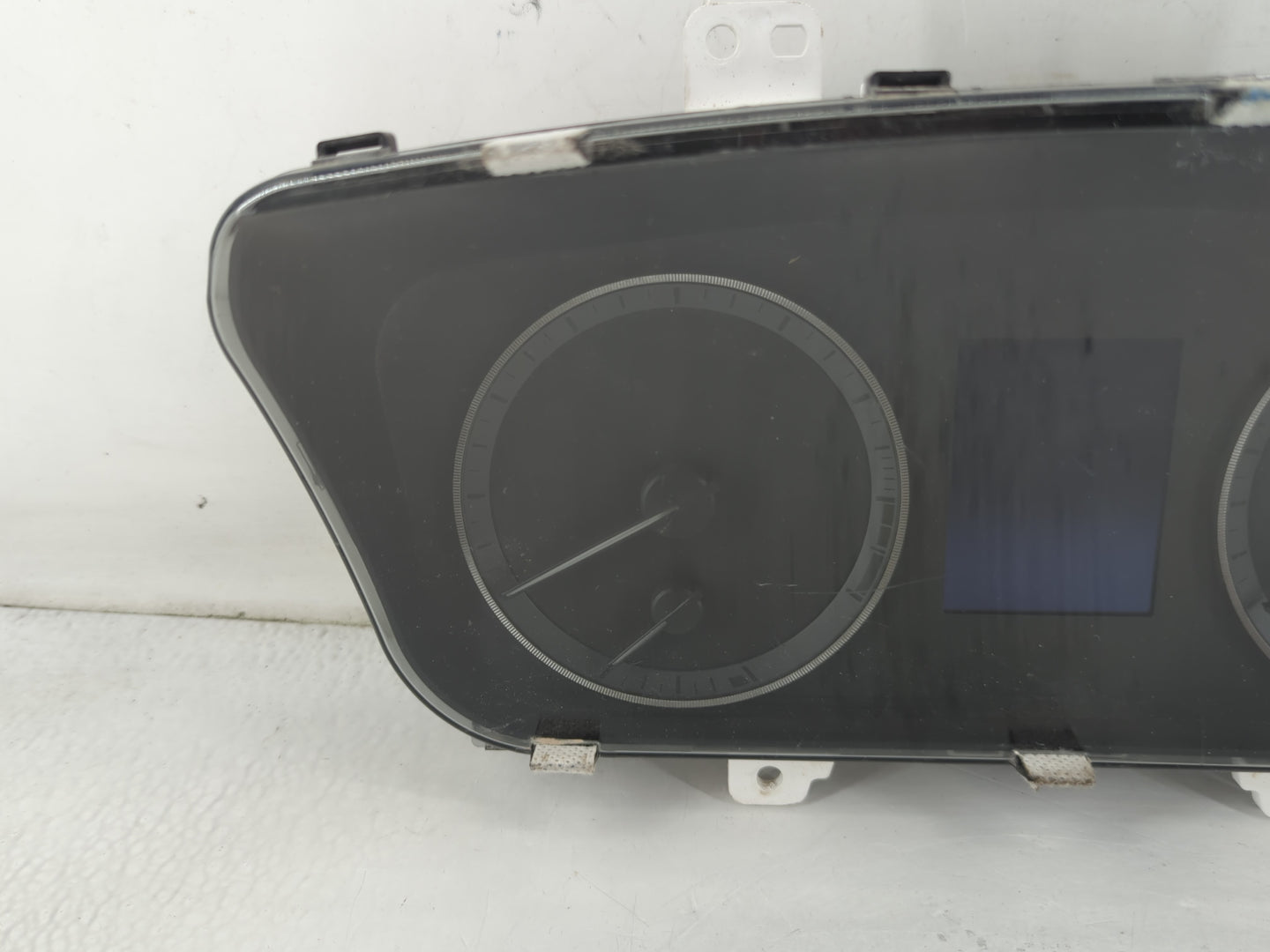 2016-2017 Hyundai Sonata Instrument Cluster Speedometer Gauges P/N:94001-C2201 Fits Fits 2016 2017 OEM Used Auto Parts - Oem