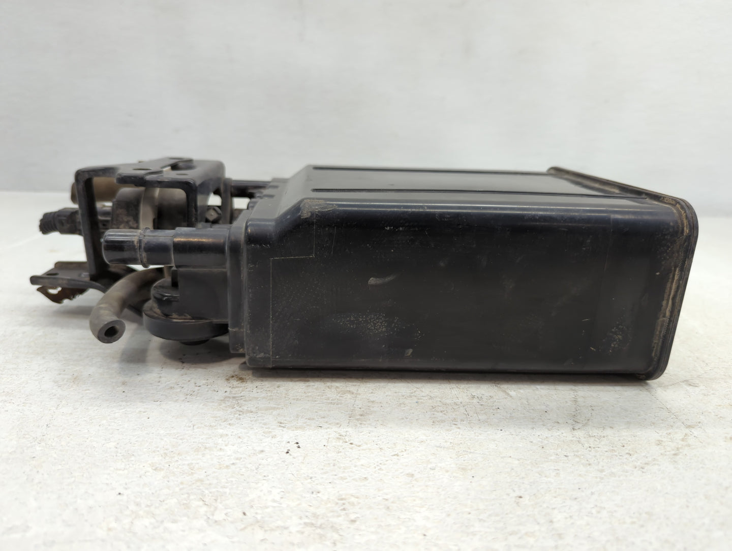 2017 Hyundai Sonata Fuel Vapor Charcoal Canister 852841 - Oemusedautoparts1.com