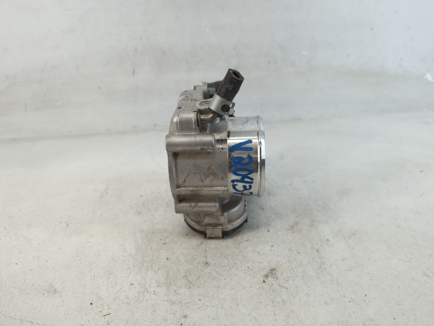 2015-2019 Hyundai Sonata Throttle Body P/N:35100-2G600 Fits Fits 2015 2016 2017 2018 2019 2020 2021 OEM Used Auto Parts - Oe