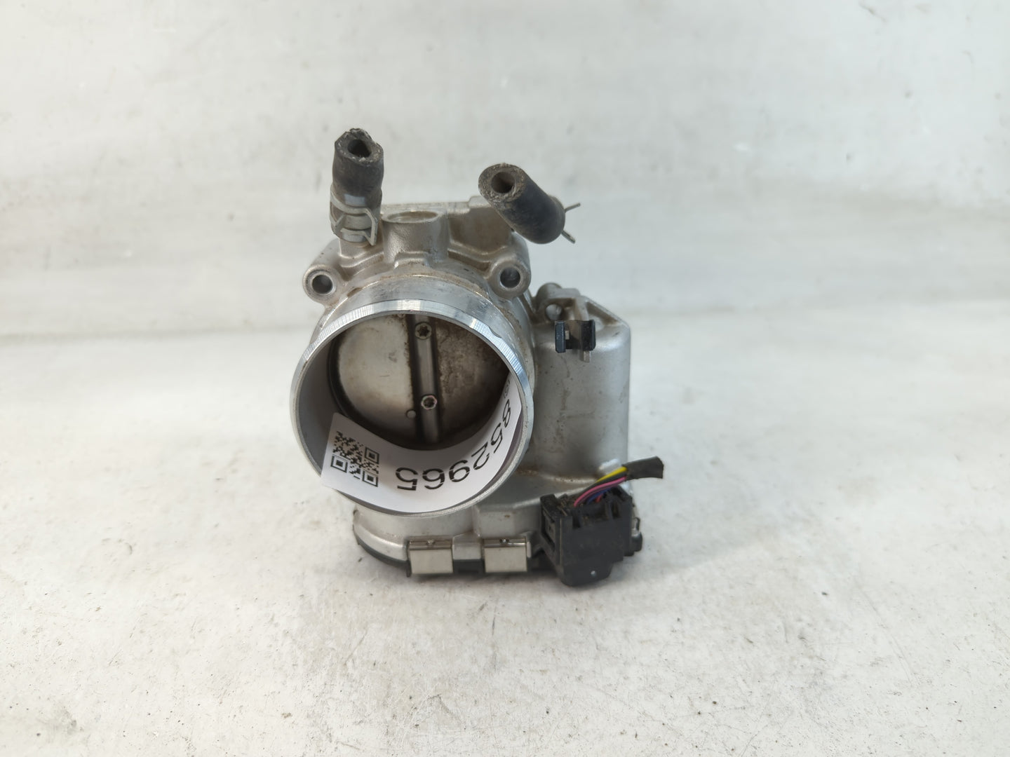 2015-2019 Hyundai Sonata Throttle Body P/N:35100-2G600 Fits Fits 2015 2016 2017 2018 2019 2020 2021 OEM Used Auto Parts - Oe