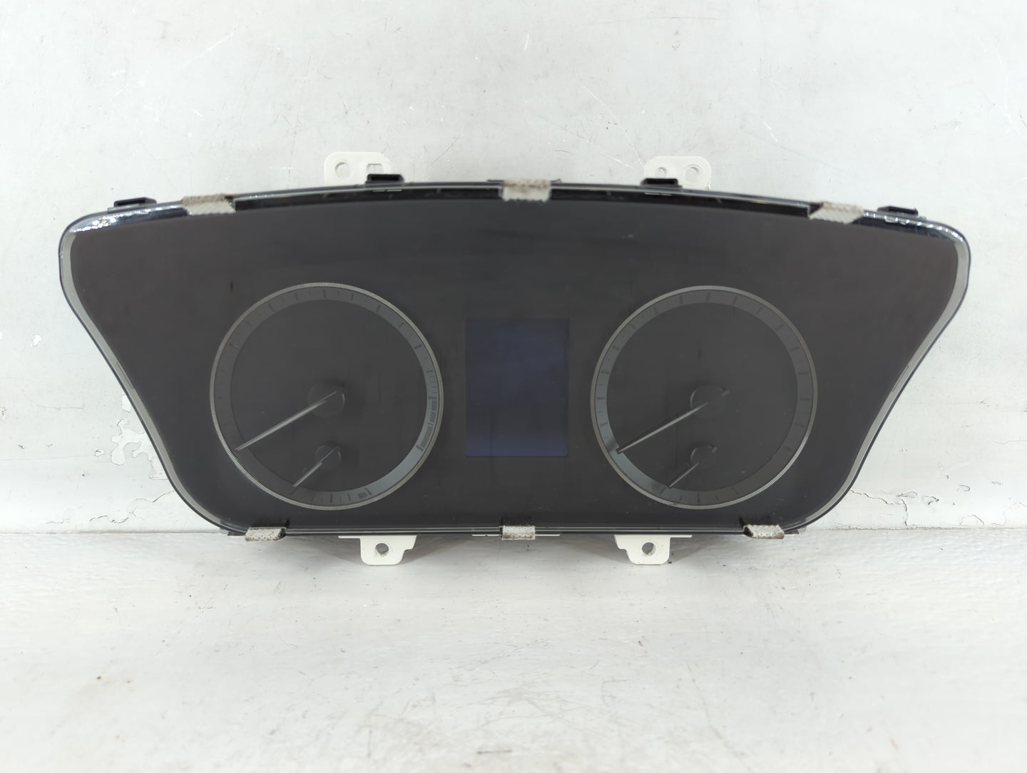 2016-2017 Hyundai Sonata Instrument Cluster Speedometer Gauges P/N:94001-C2201 Fits Fits 2016 2017 OEM Used Auto Parts - Oem