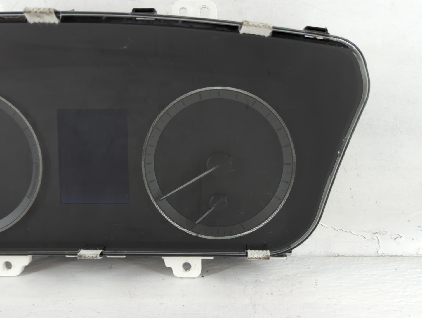 2016-2017 Hyundai Sonata Instrument Cluster Speedometer Gauges P/N:94001-C2201 Fits Fits 2016 2017 OEM Used Auto Parts - Oem