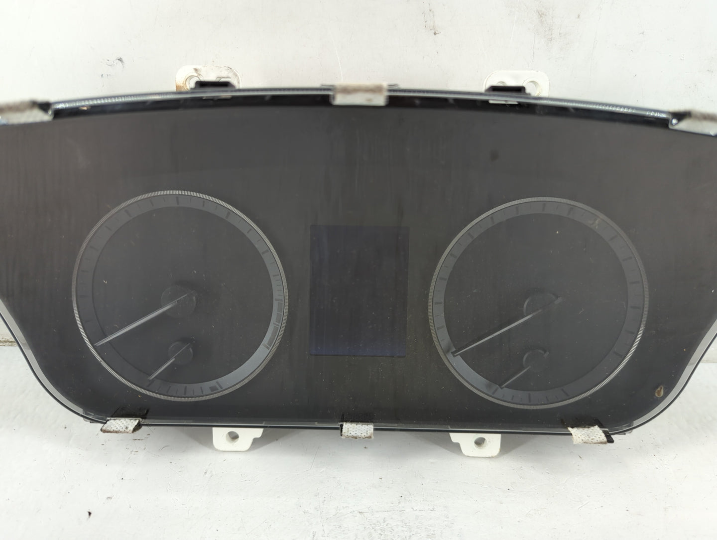 2016-2017 Hyundai Sonata Instrument Cluster Speedometer Gauges P/N:94001-C2201 Fits Fits 2016 2017 OEM Used Auto Parts - Oem