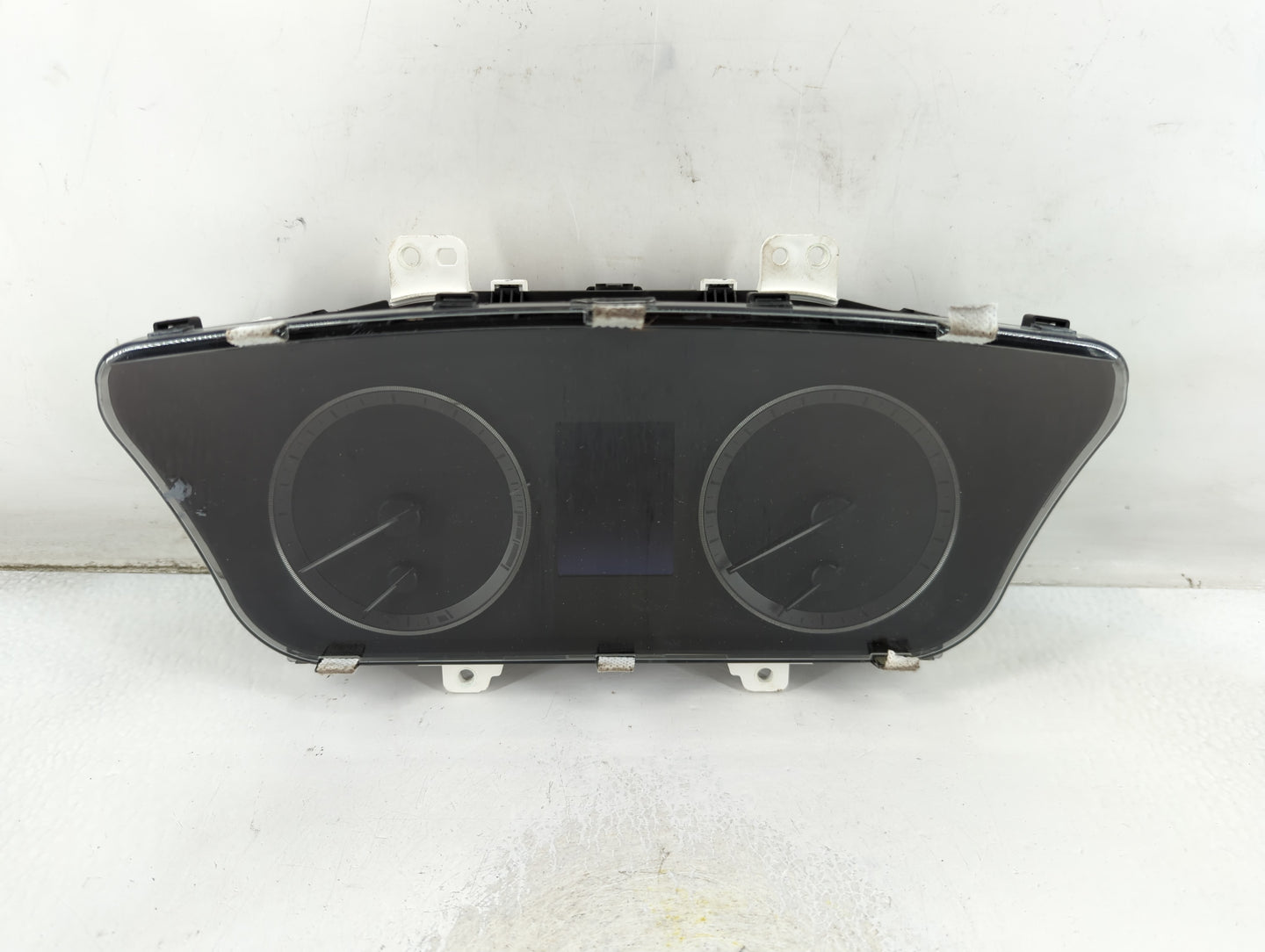 2016-2017 Hyundai Sonata Instrument Cluster Speedometer Gauges P/N:94001-C2201 Fits Fits 2016 2017 OEM Used Auto Parts - Oem