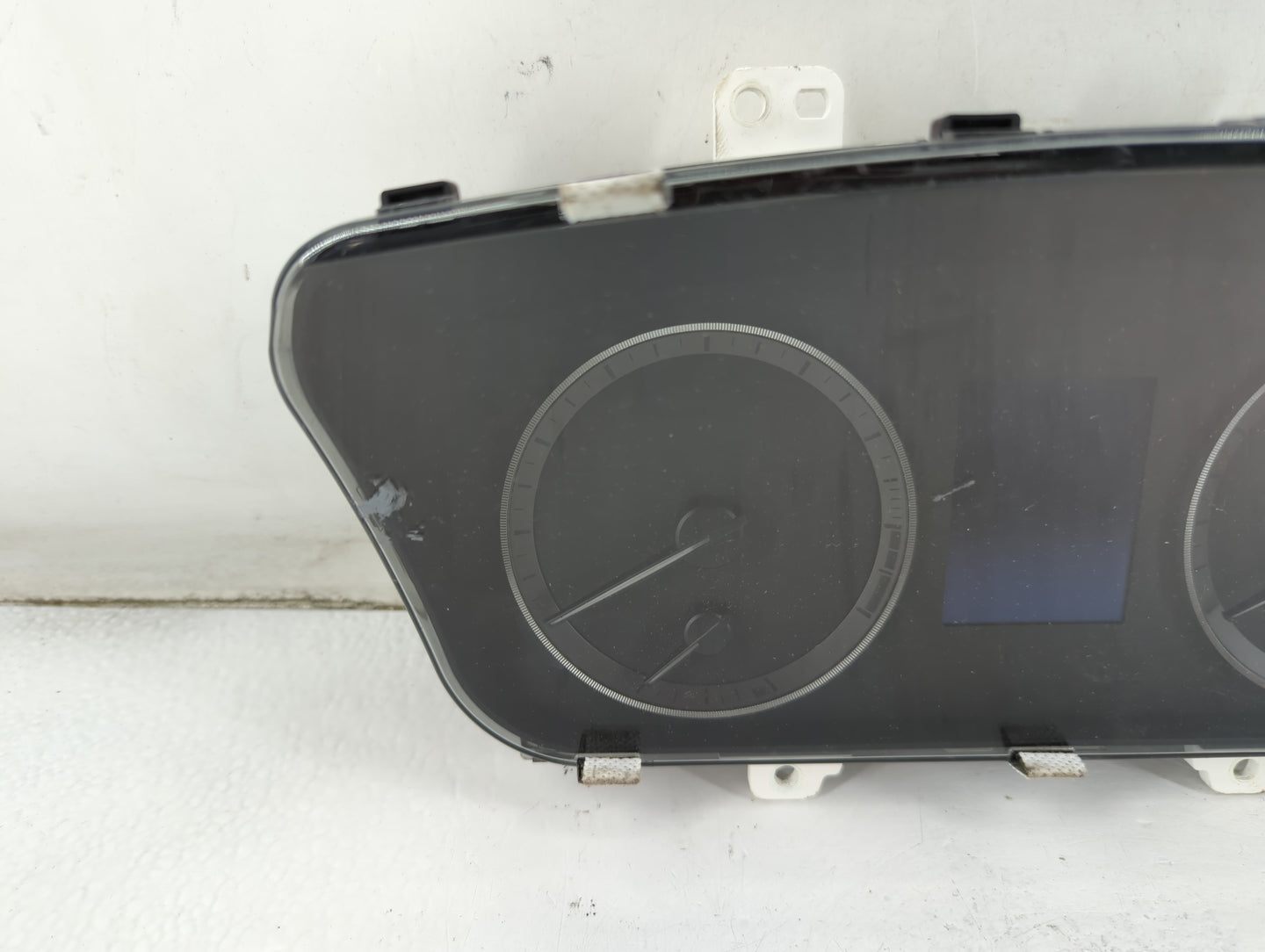 2016-2017 Hyundai Sonata Instrument Cluster Speedometer Gauges P/N:94001-C2201 Fits Fits 2016 2017 OEM Used Auto Parts - Oem