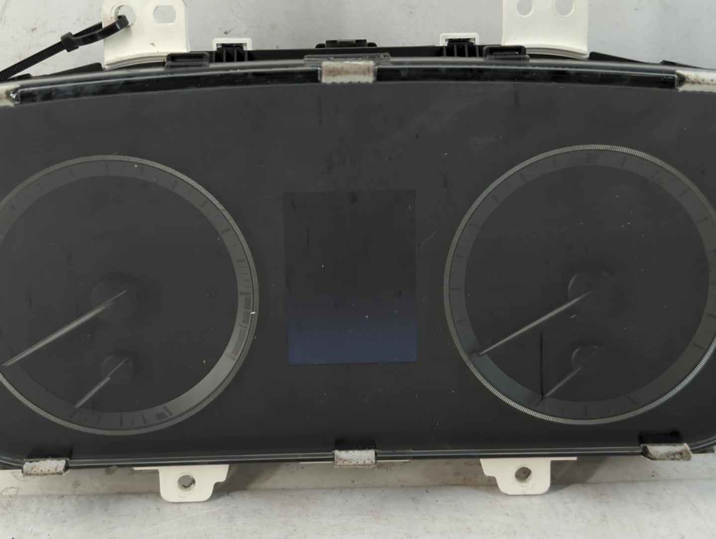 2016-2017 Hyundai Sonata Instrument Cluster Speedometer Gauges P/N:94001-C2201 Fits Fits 2016 2017 OEM Used Auto Parts - Oem
