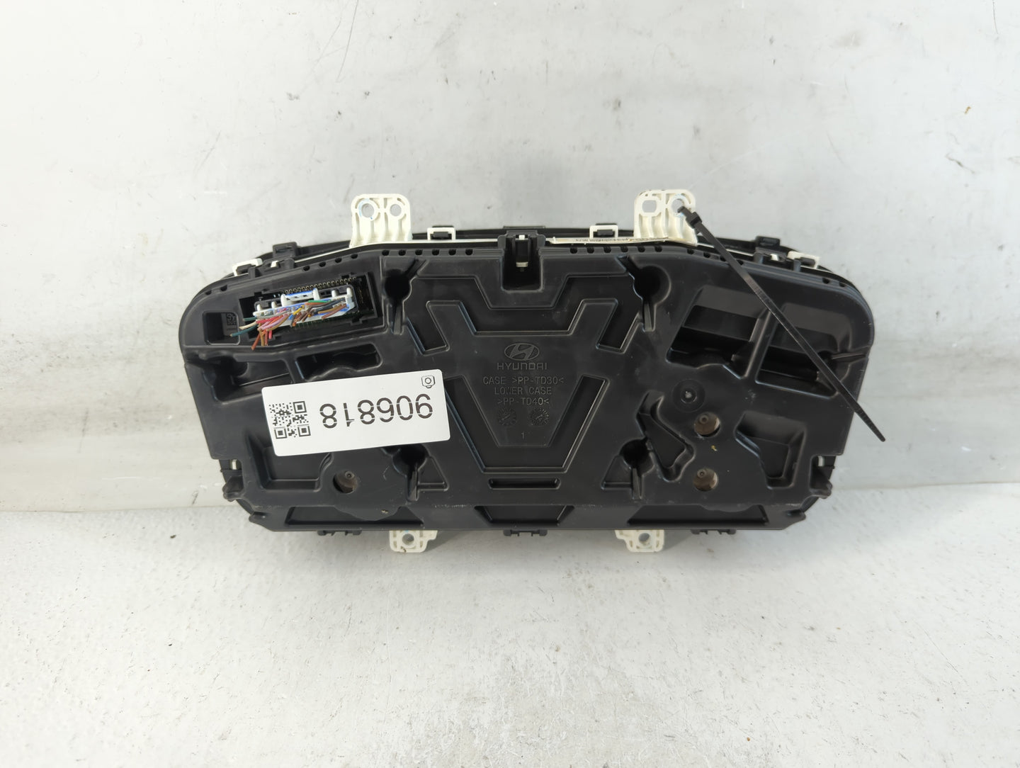 2016-2017 Hyundai Sonata Instrument Cluster Speedometer Gauges P/N:94001-C2201 Fits Fits 2016 2017 OEM Used Auto Parts - Oem