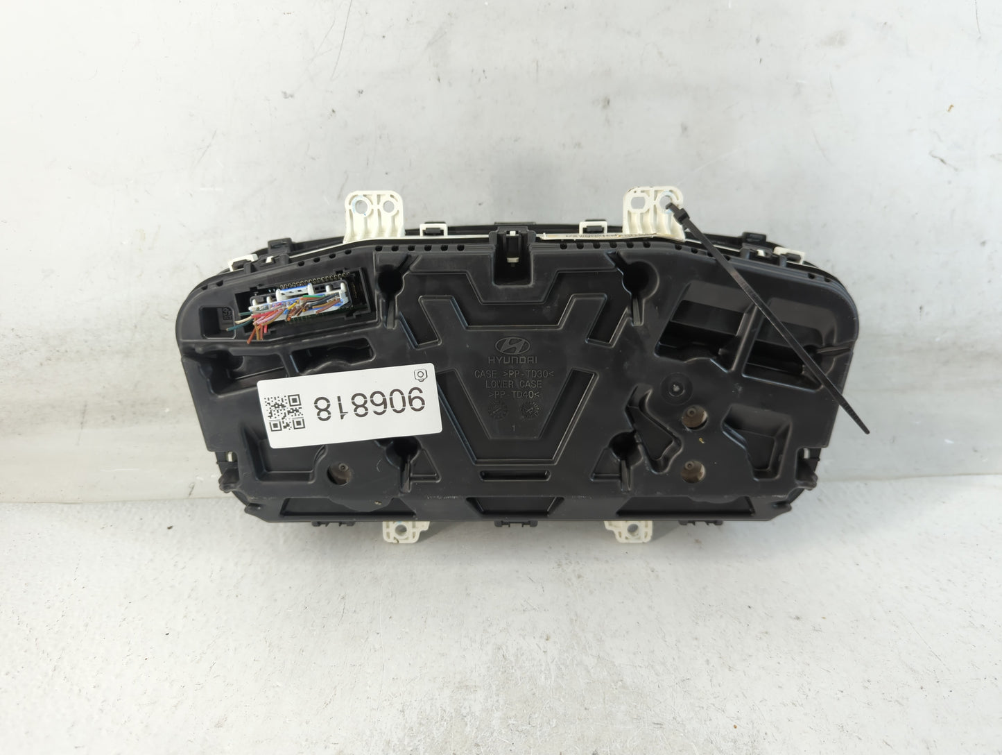 2016-2017 Hyundai Sonata Instrument Cluster Speedometer Gauges P/N:94001-C2201 Fits Fits 2016 2017 OEM Used Auto Parts - Oem