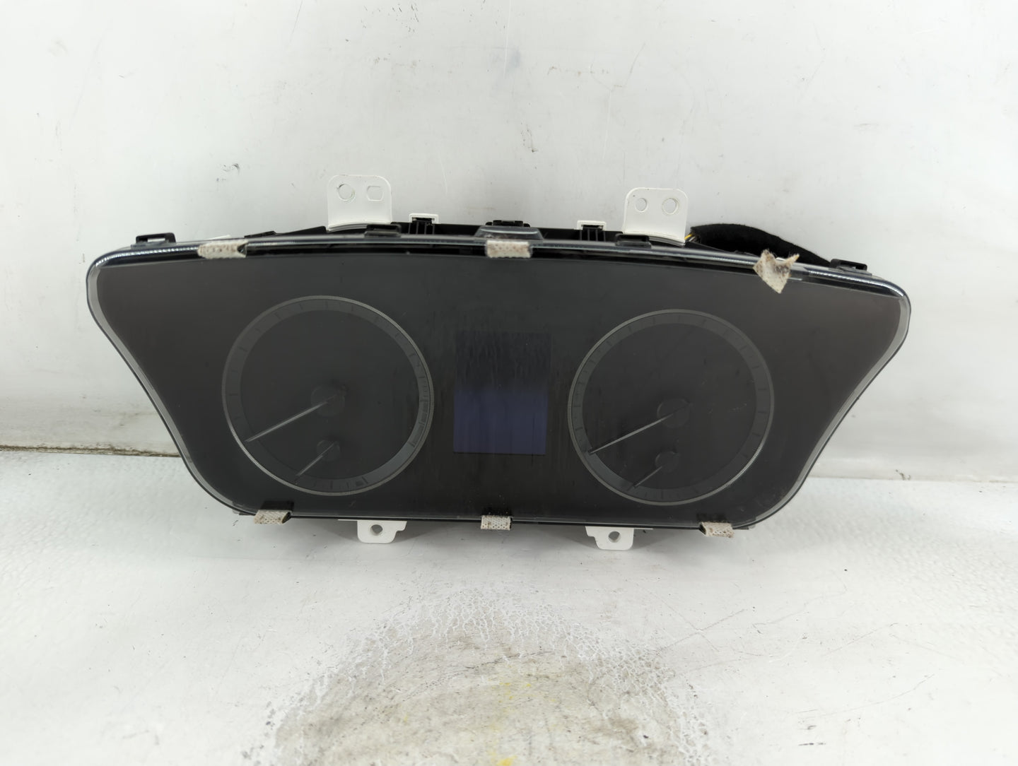 2016-2017 Hyundai Sonata Instrument Cluster Speedometer Gauges P/N:94001-C2201 Fits Fits 2016 2017 OEM Used Auto Parts - Oem