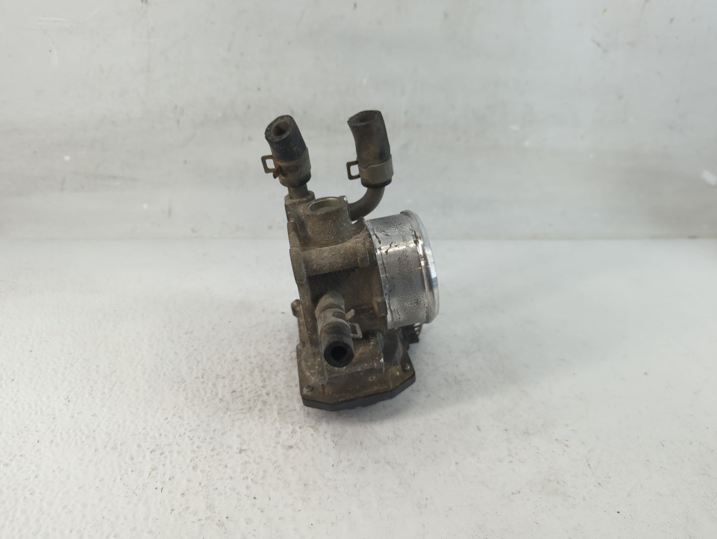 2016-2018 Hyundai Tucson Throttle Body P/N:35100-2B340 Fits Fits 2015 2016 2017 2018 2019 2020 2021 2022 OEM Used Auto Parts
