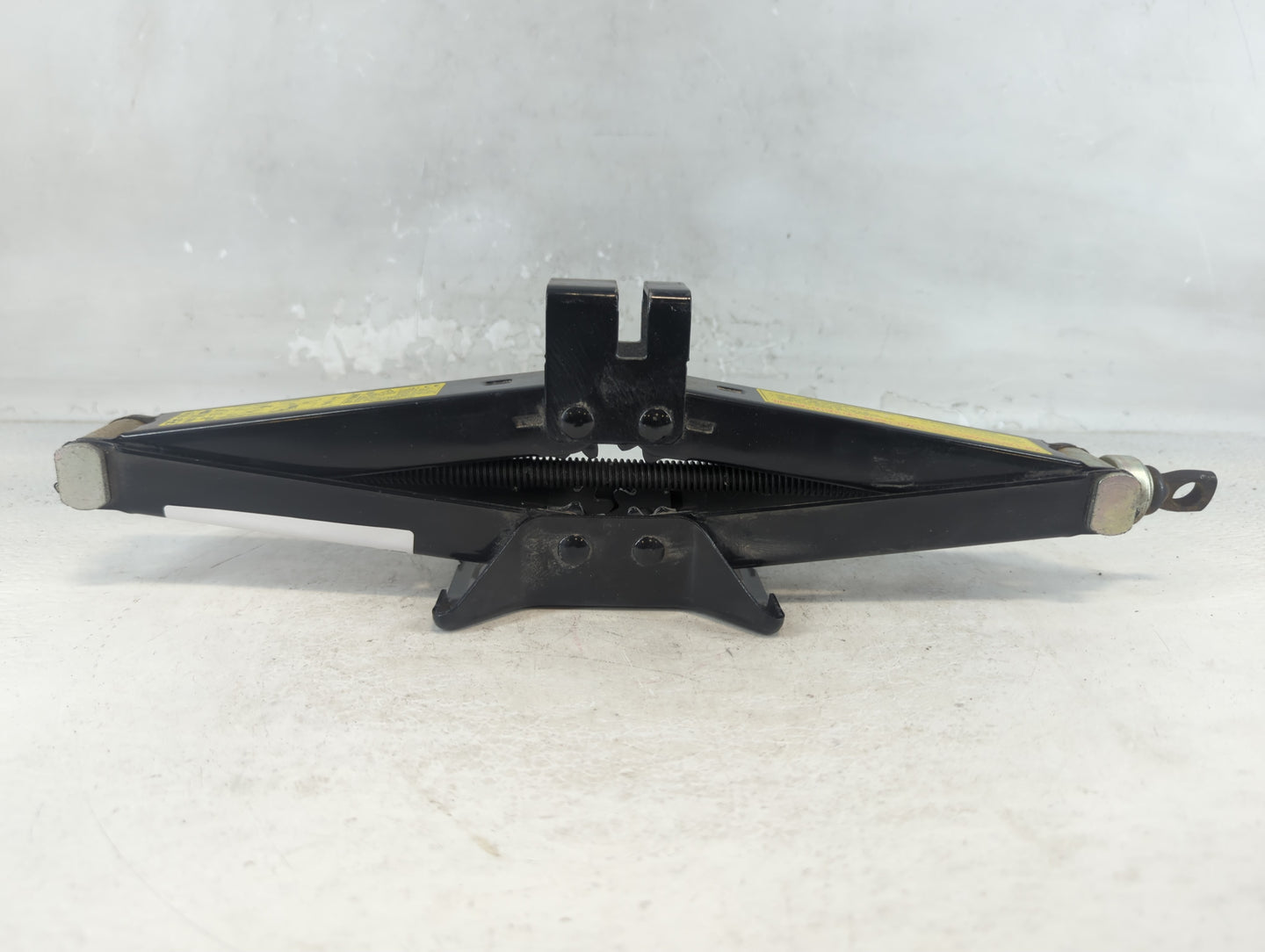 2017 Hyundai Tucson Spare Scissor Car Jack - Oemusedautoparts1.com