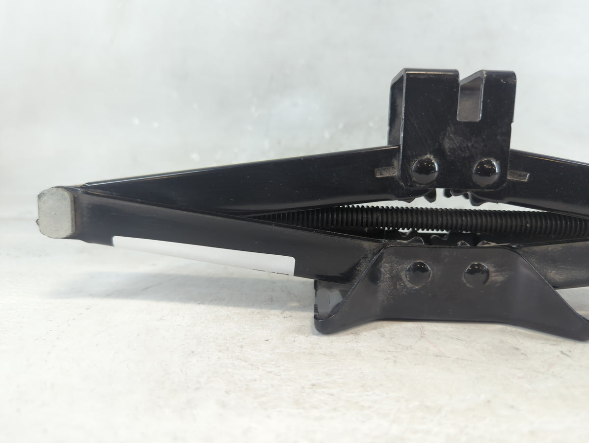 2017 Hyundai Tucson Spare Scissor Car Jack 1048295 - Oemusedautoparts1.com